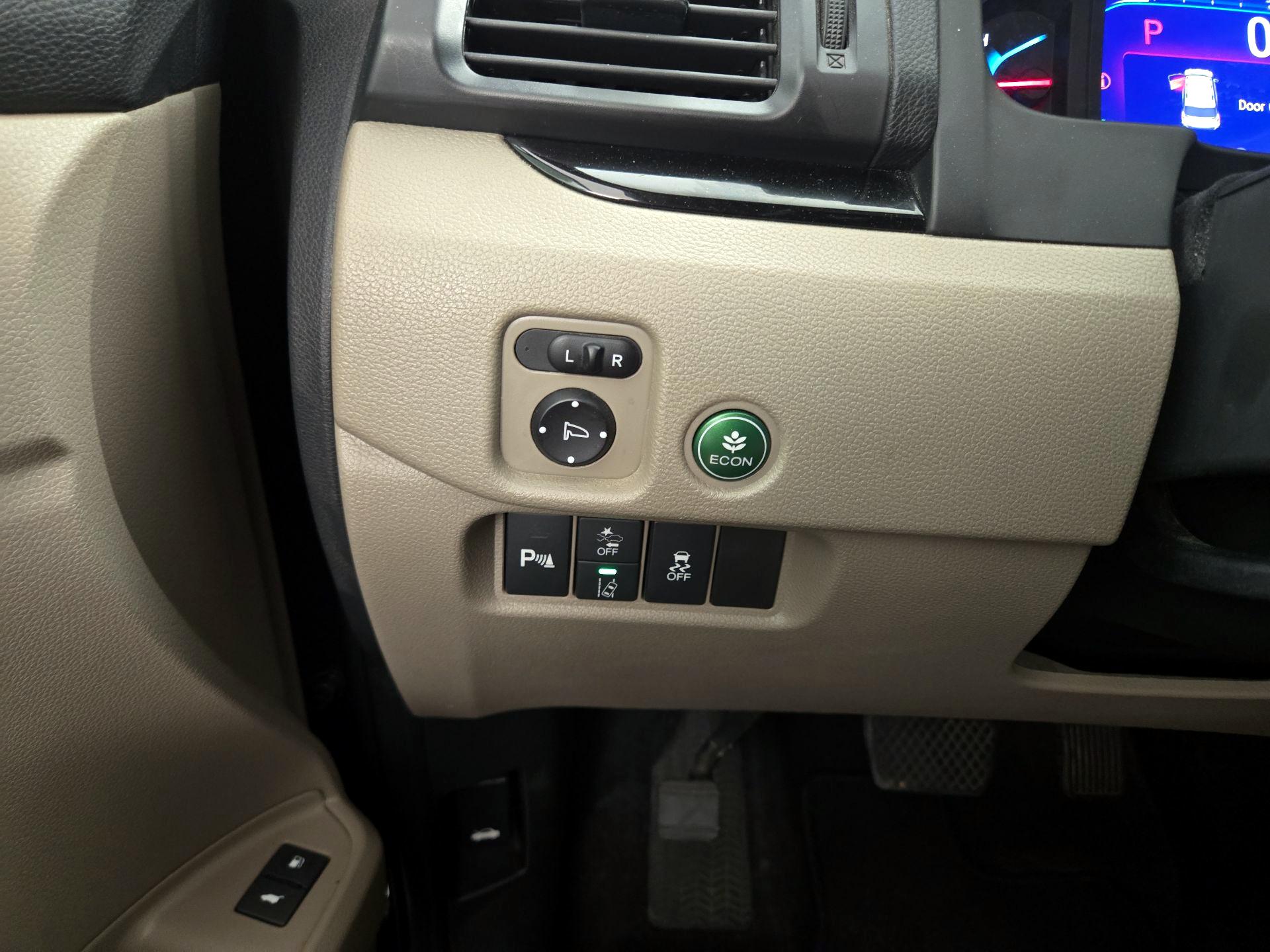 Thumbnail: 2019 Honda Pilot - 13