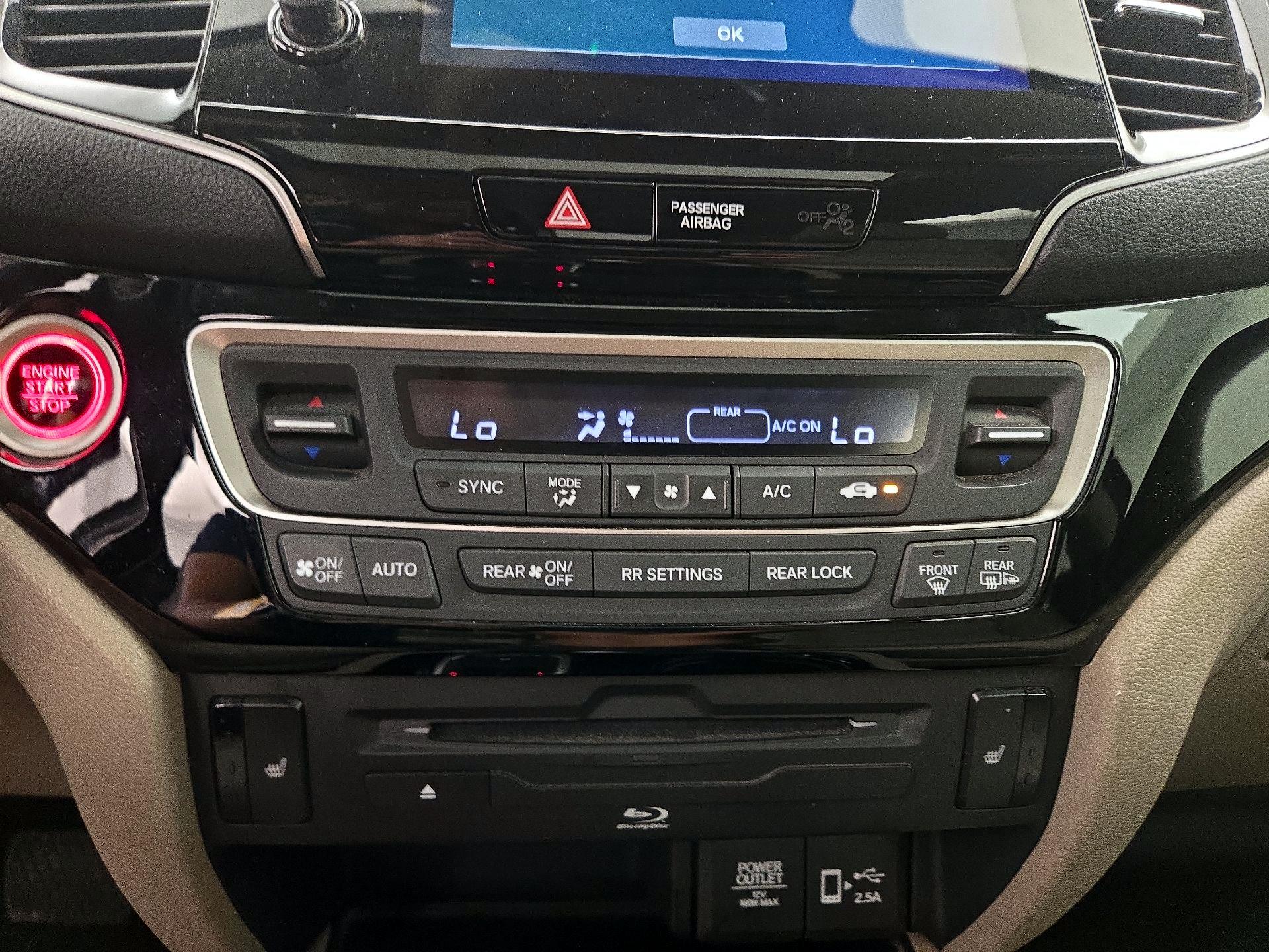 Thumbnail: 2019 Honda Pilot - 17