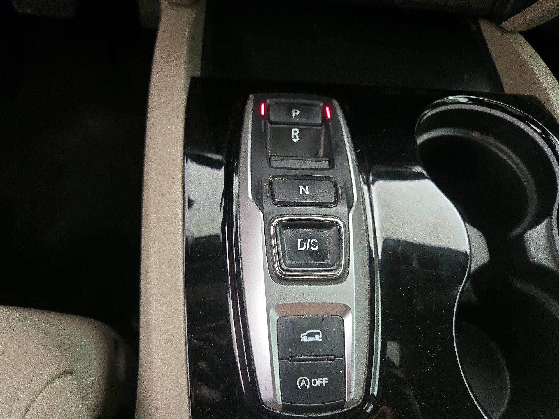 Thumbnail: 2019 Honda Pilot - 18