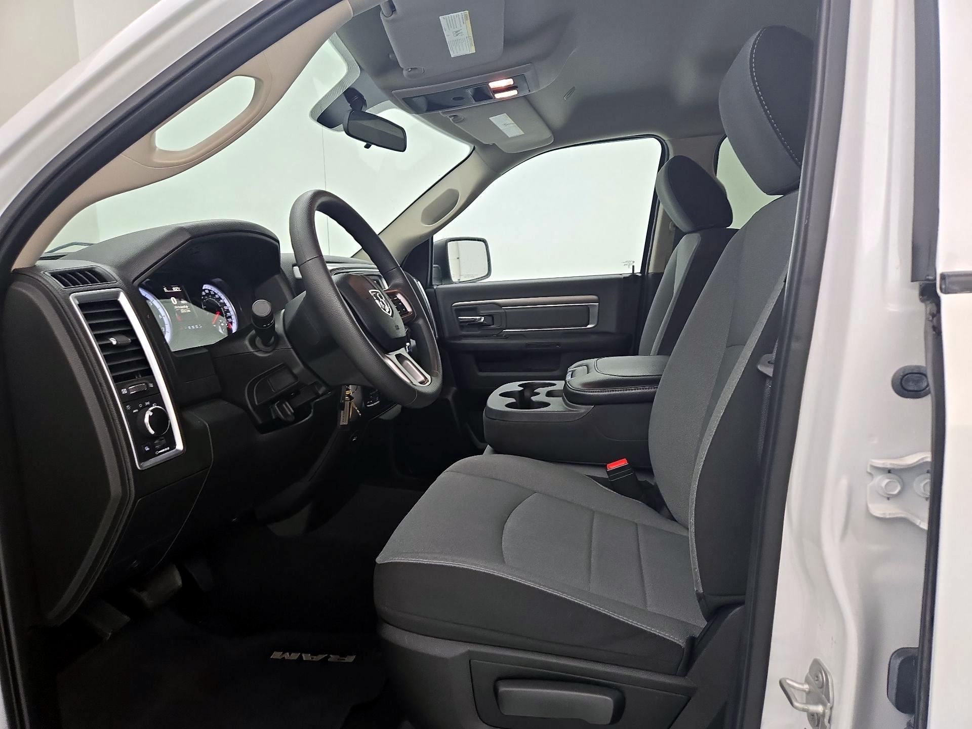 Thumbnail: 2024 RAM 1500 Classic - 11