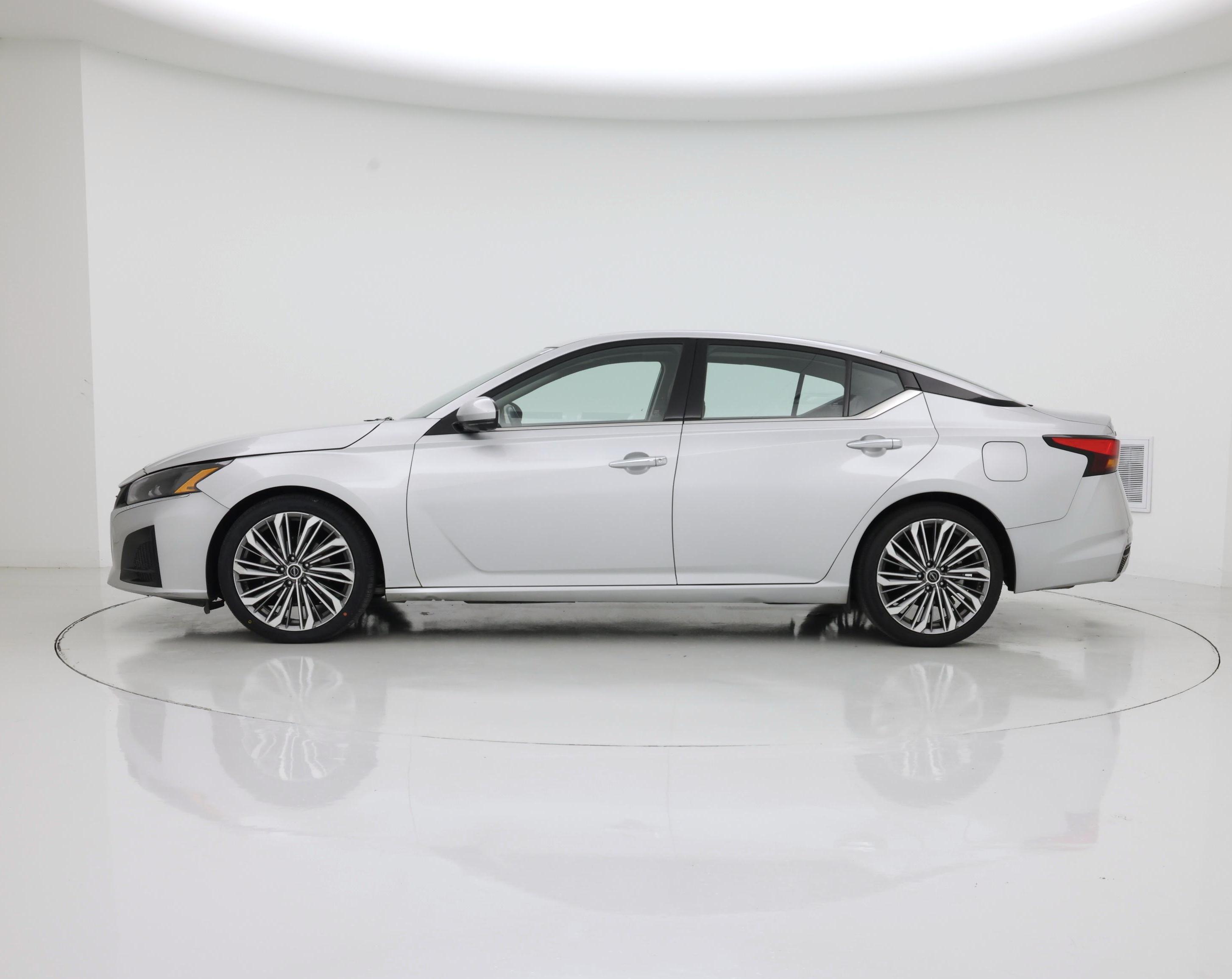 Thumbnail: 2023 Nissan Altima - 3