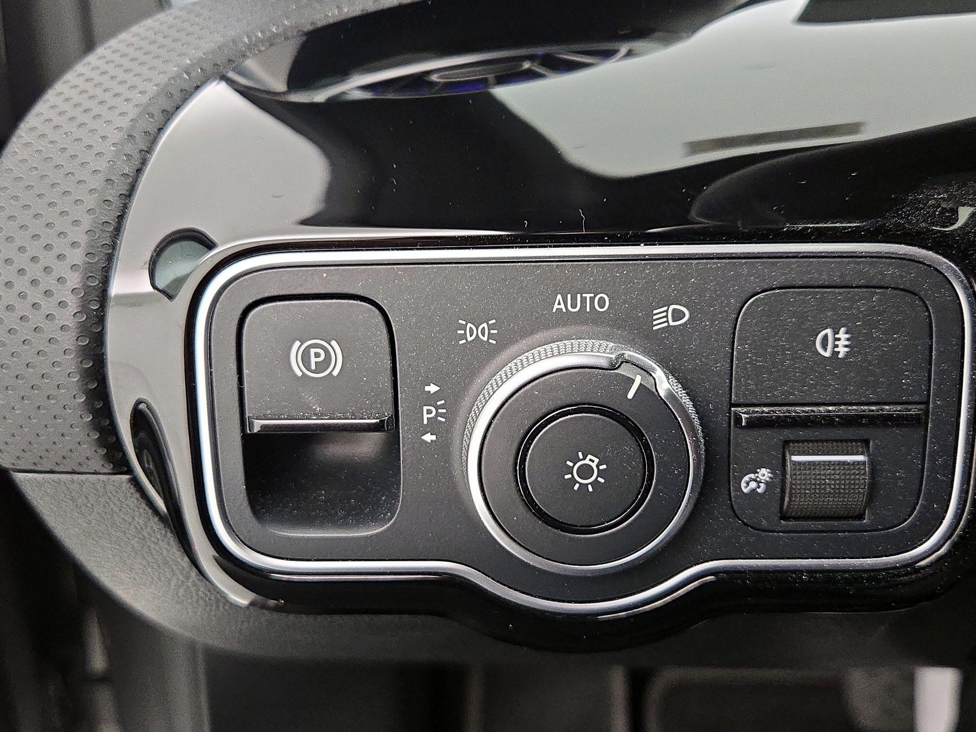 Thumbnail: 2022 Mercedes-Benz A-Class - 13