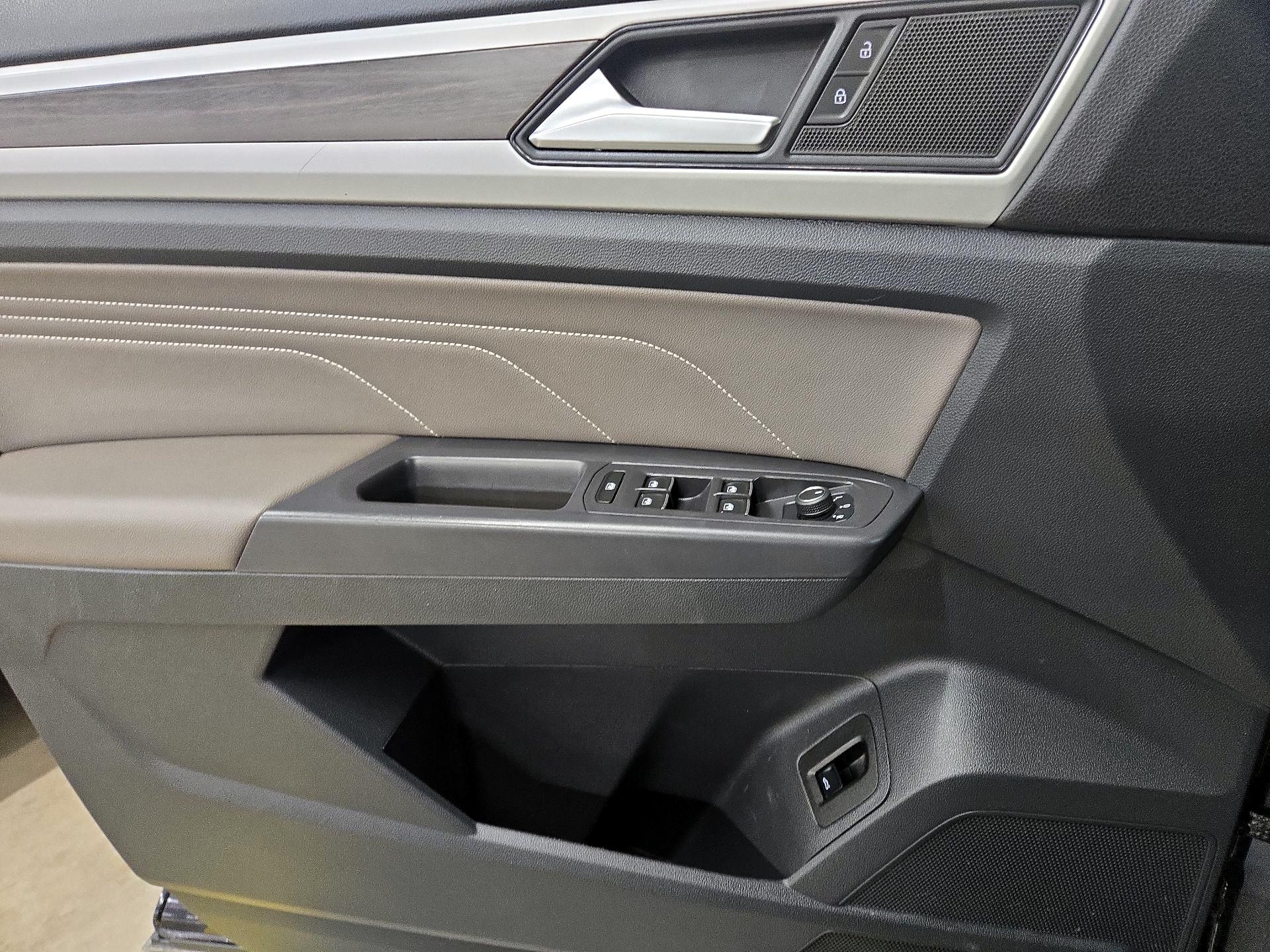 Thumbnail: 2021 Volkswagen Atlas - 12