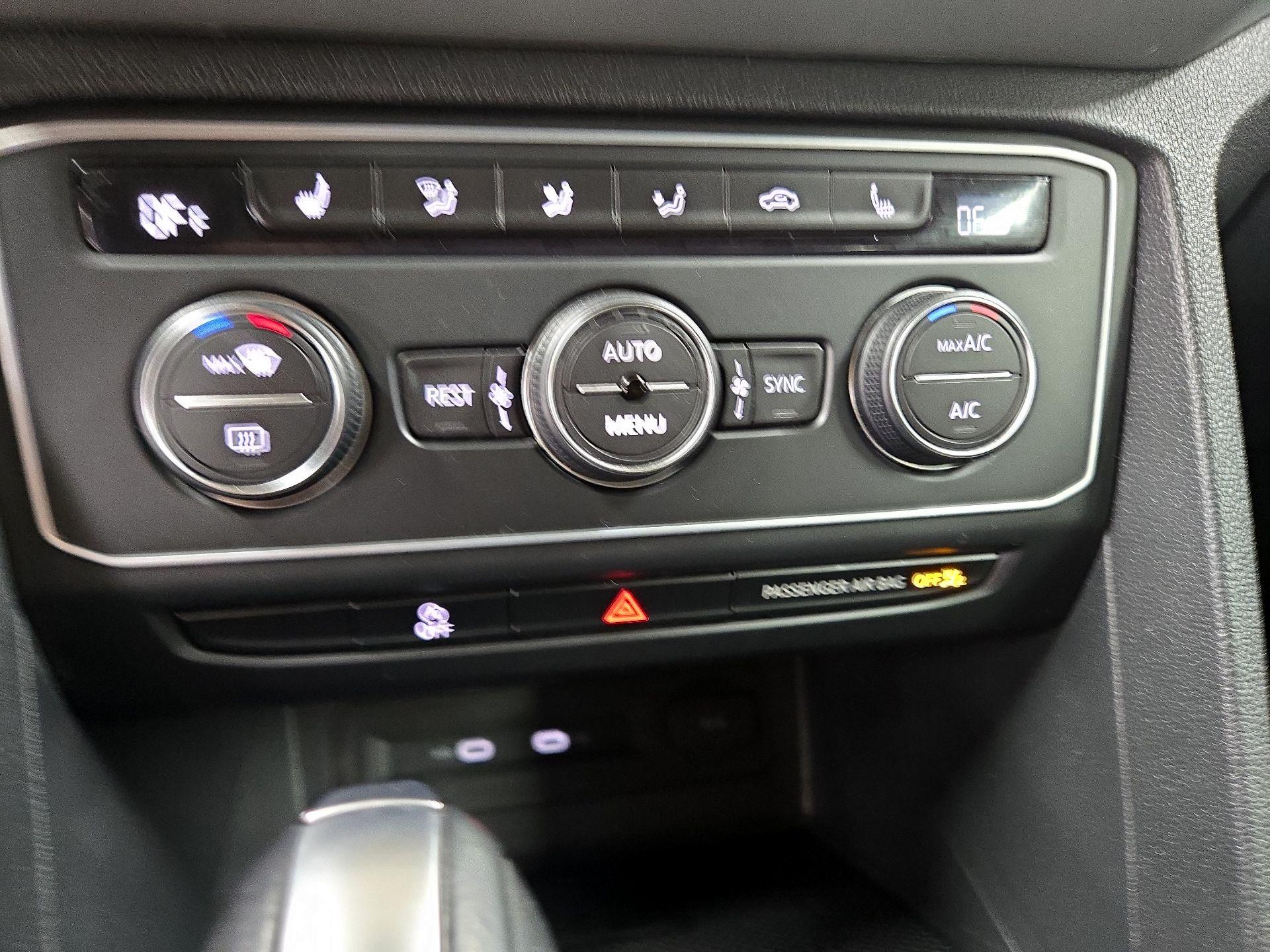 Thumbnail: 2021 Volkswagen Atlas - 15