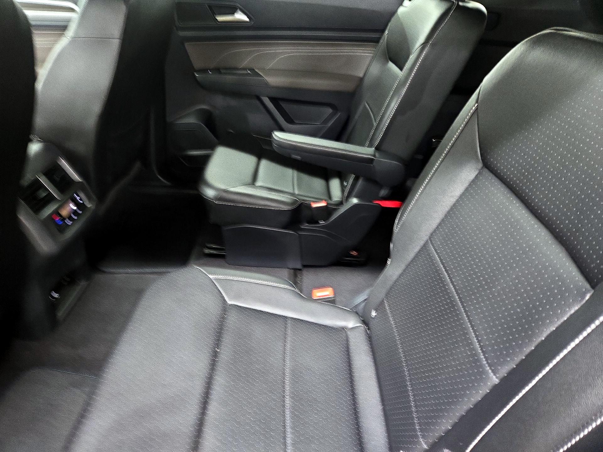 Thumbnail: 2021 Volkswagen Atlas - 18