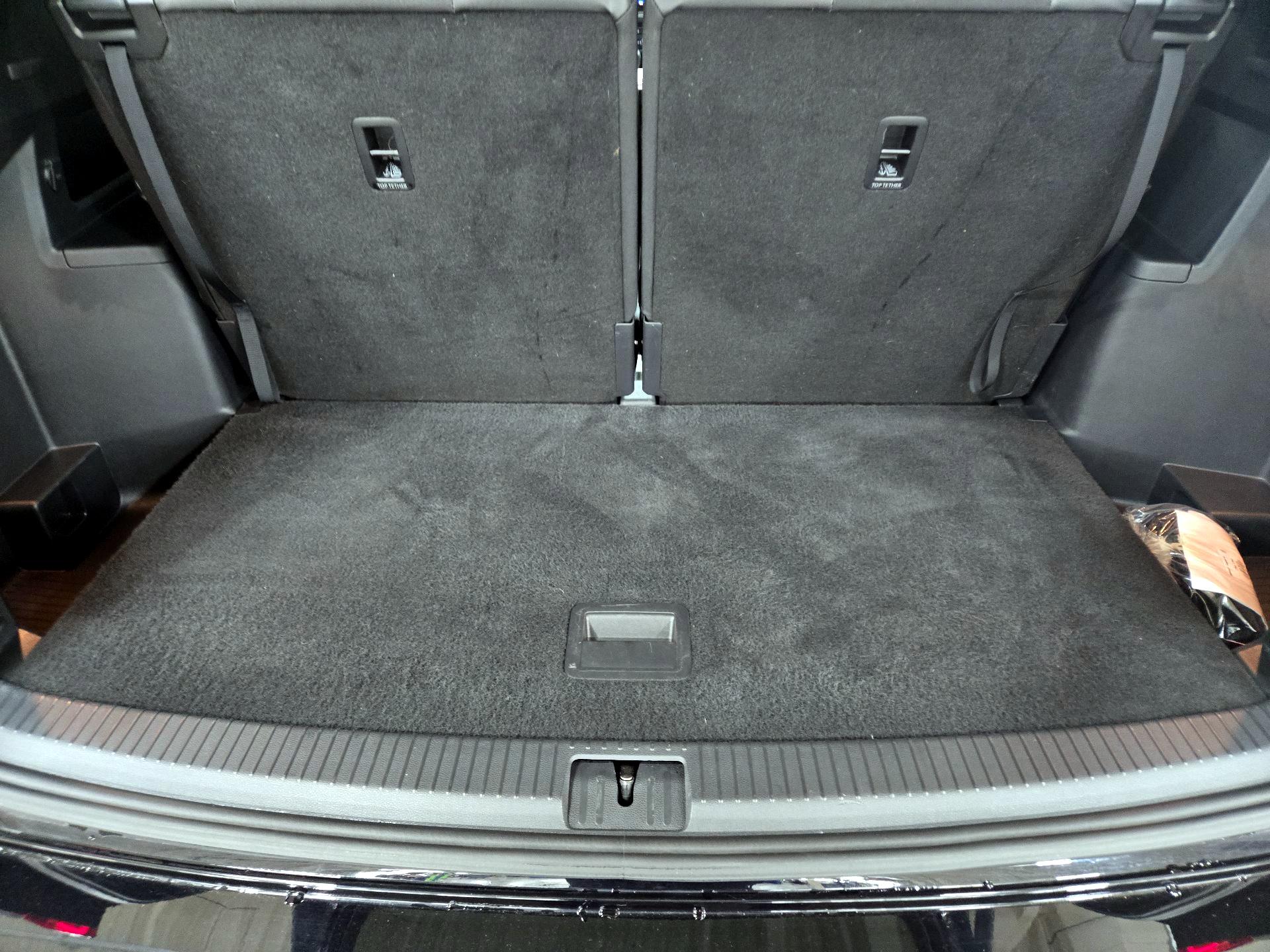 Thumbnail: 2021 Volkswagen Atlas - 20