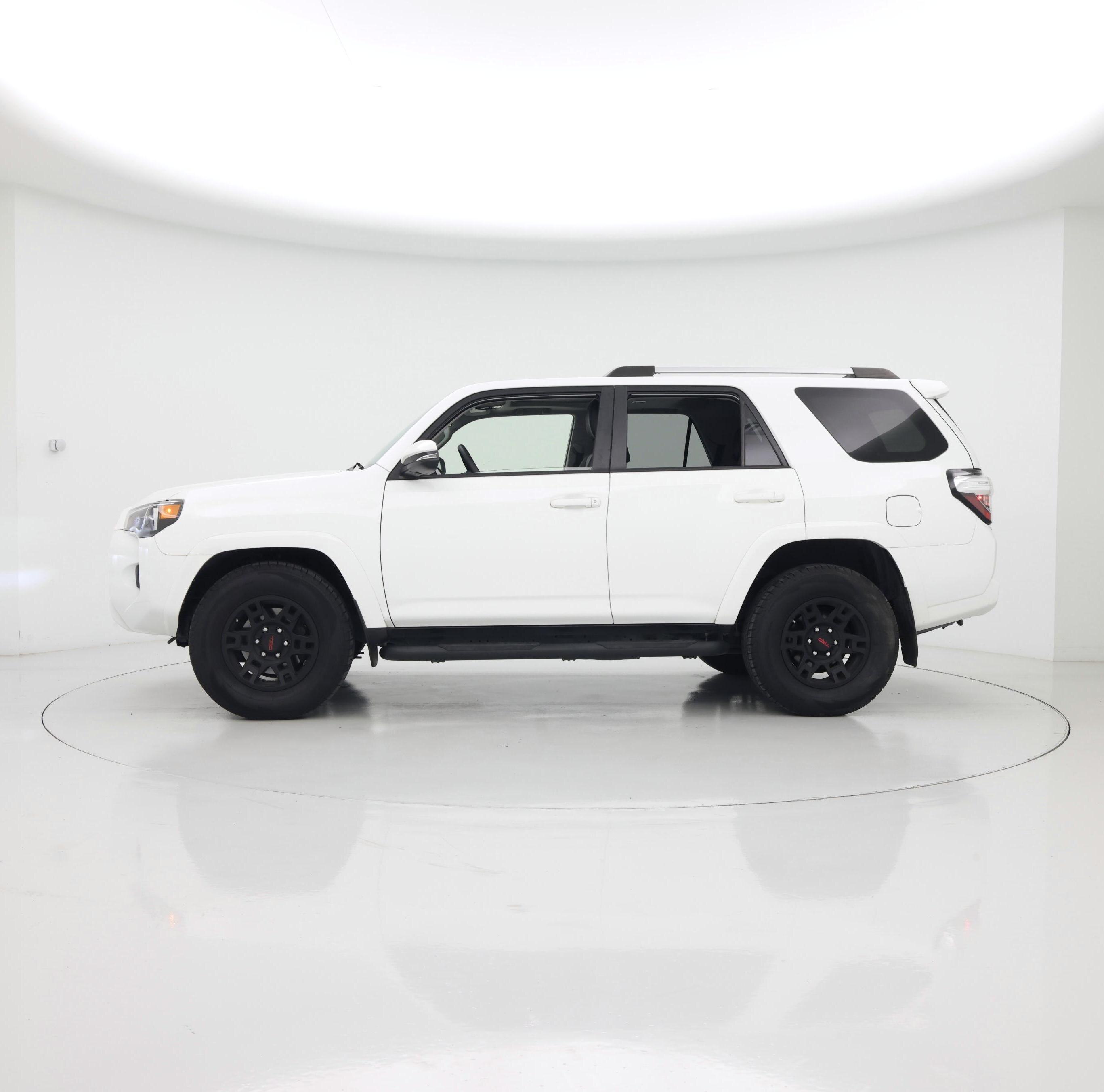 Thumbnail: 2021 Toyota 4Runner - 3