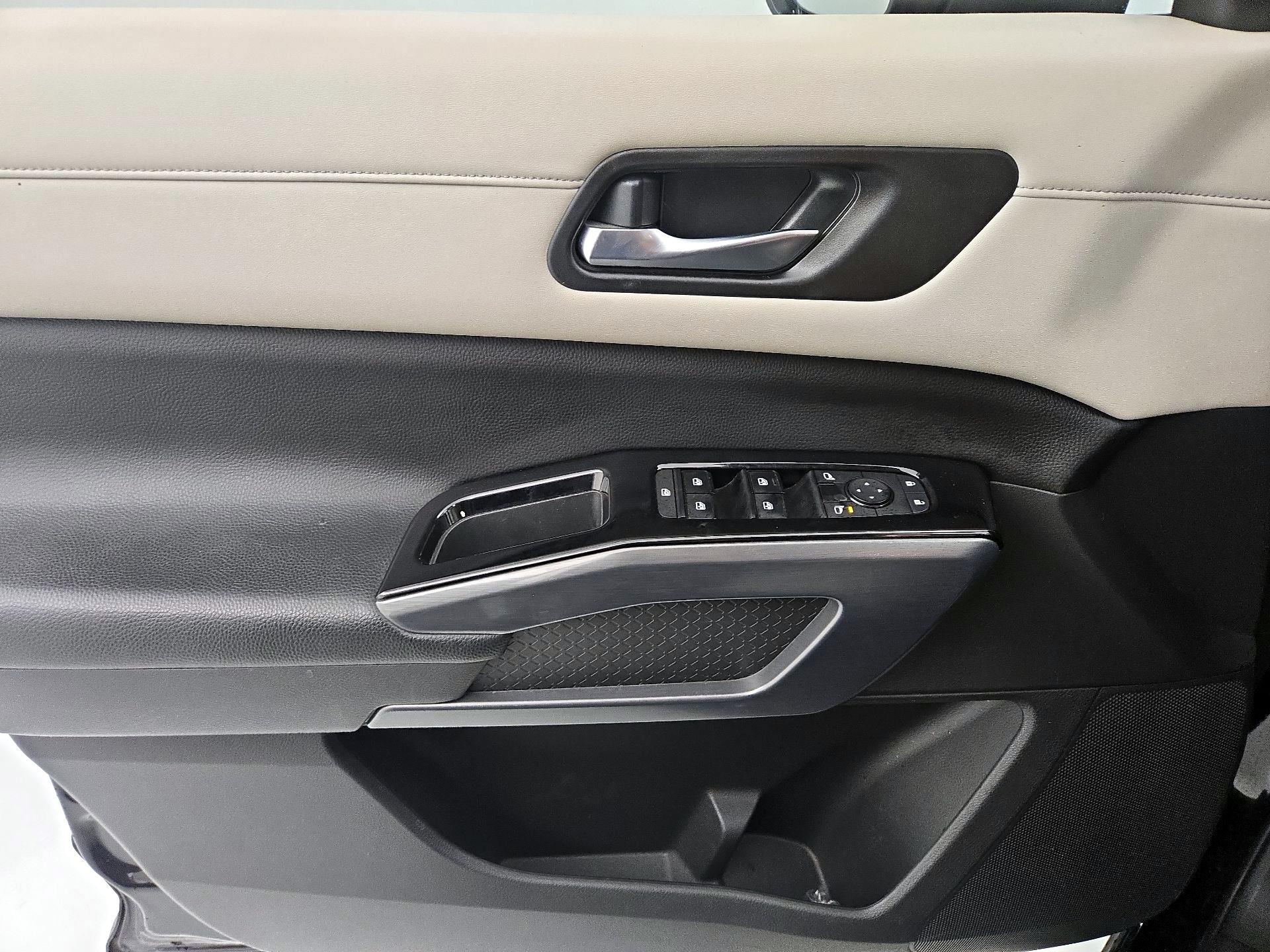 Thumbnail: 2022 Nissan Pathfinder - 12