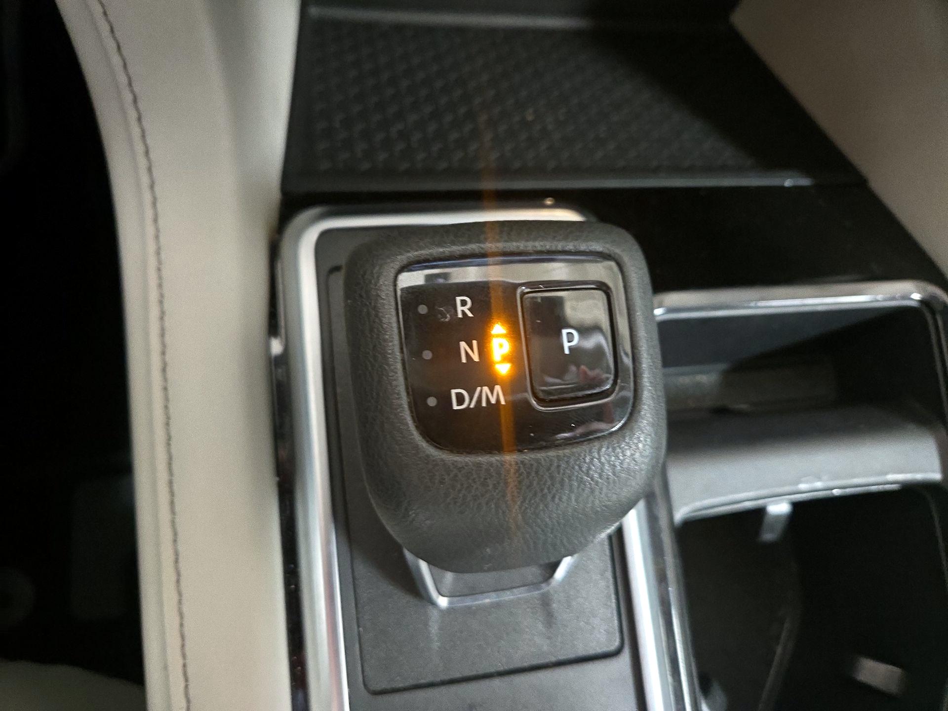 Thumbnail: 2022 Nissan Pathfinder - 17