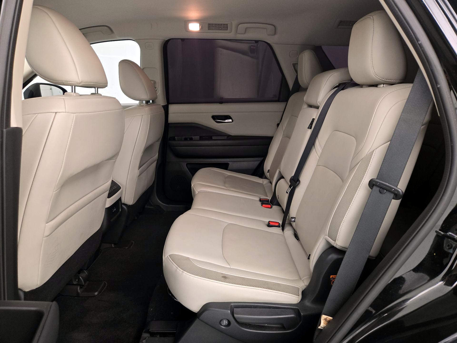 Thumbnail: 2022 Nissan Pathfinder - 19