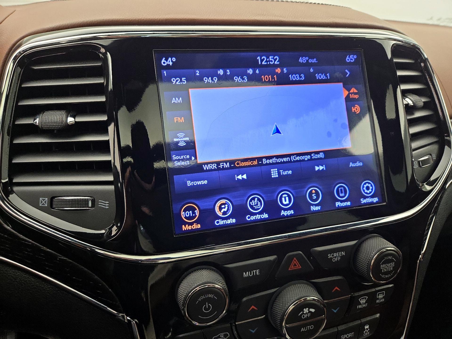 Thumbnail: 2020 Jeep Grand Cherokee - 16