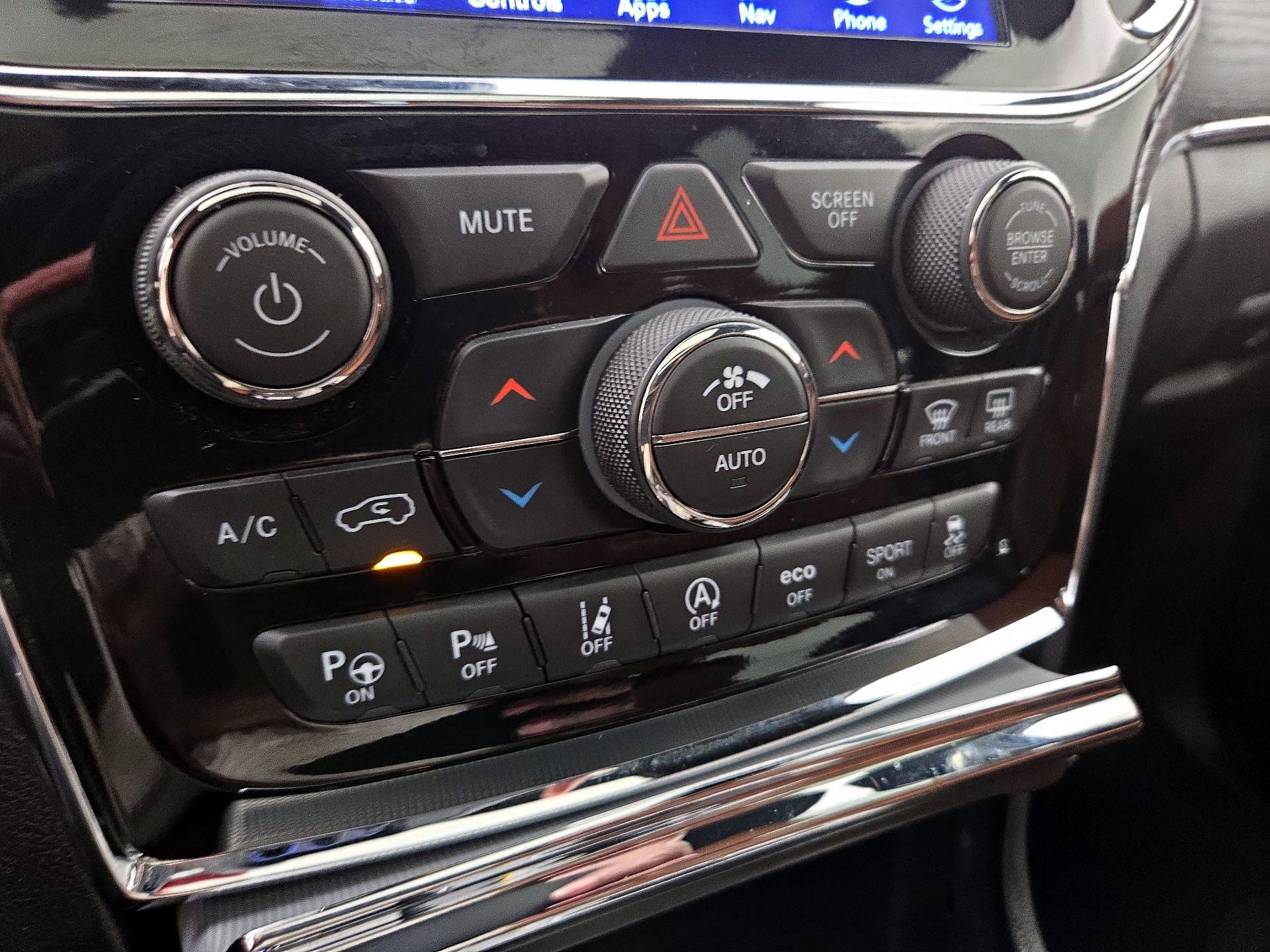 Thumbnail: 2020 Jeep Grand Cherokee - 17