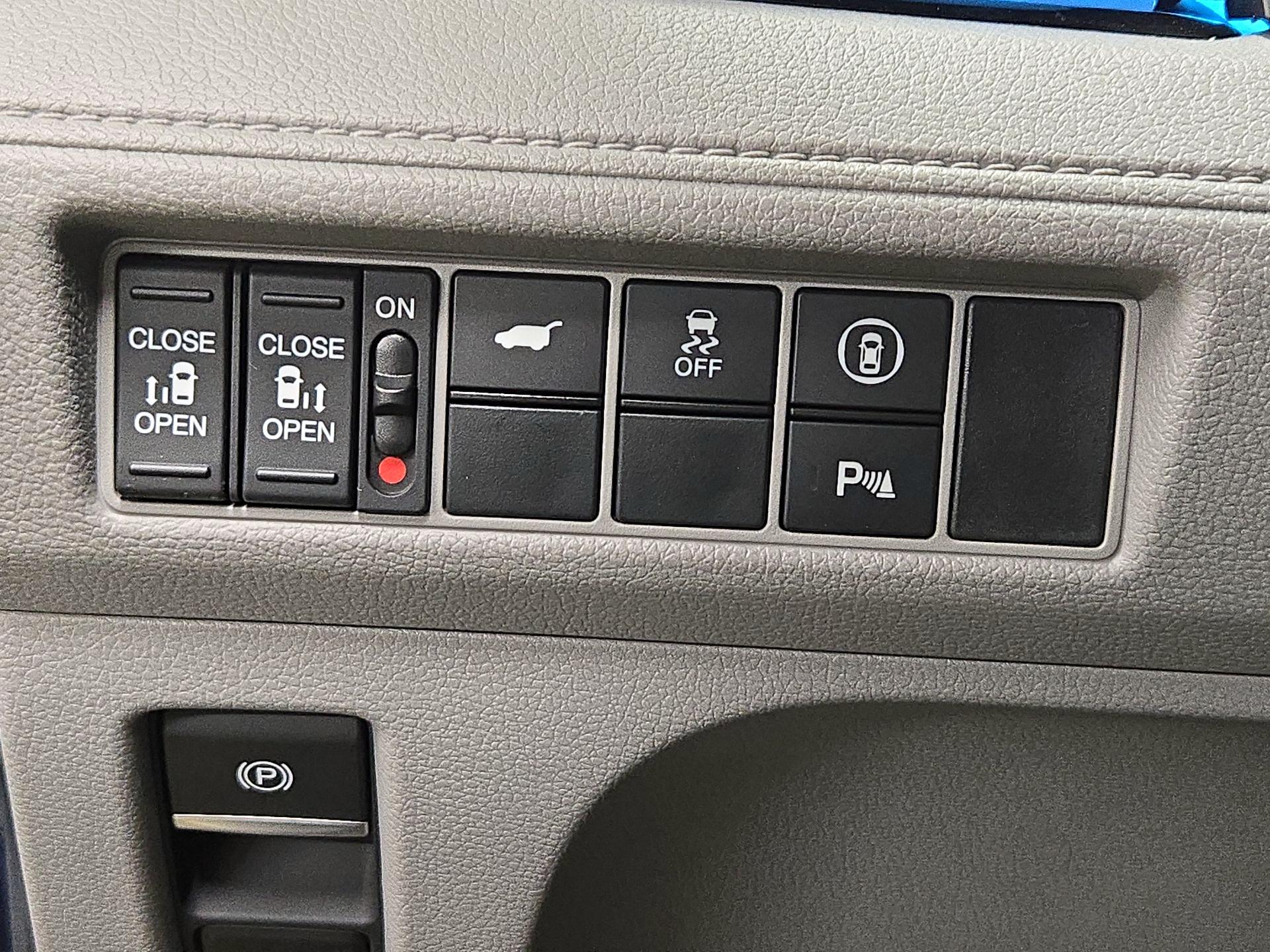 Thumbnail: 2023 Honda Odyssey - 13