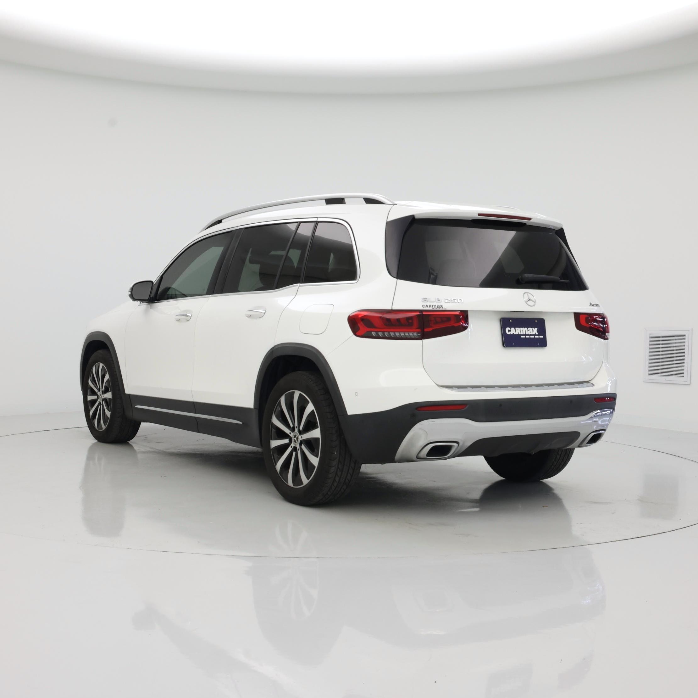 Thumbnail: 2021 Mercedes-Benz GLB - 2