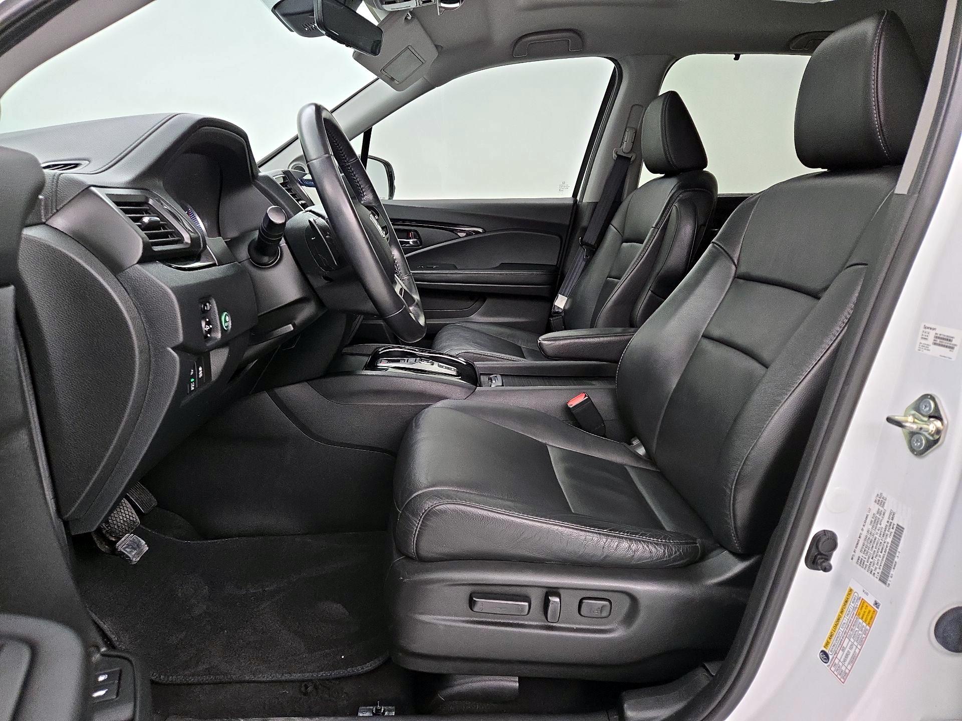 Thumbnail: 2020 Honda Pilot - 11