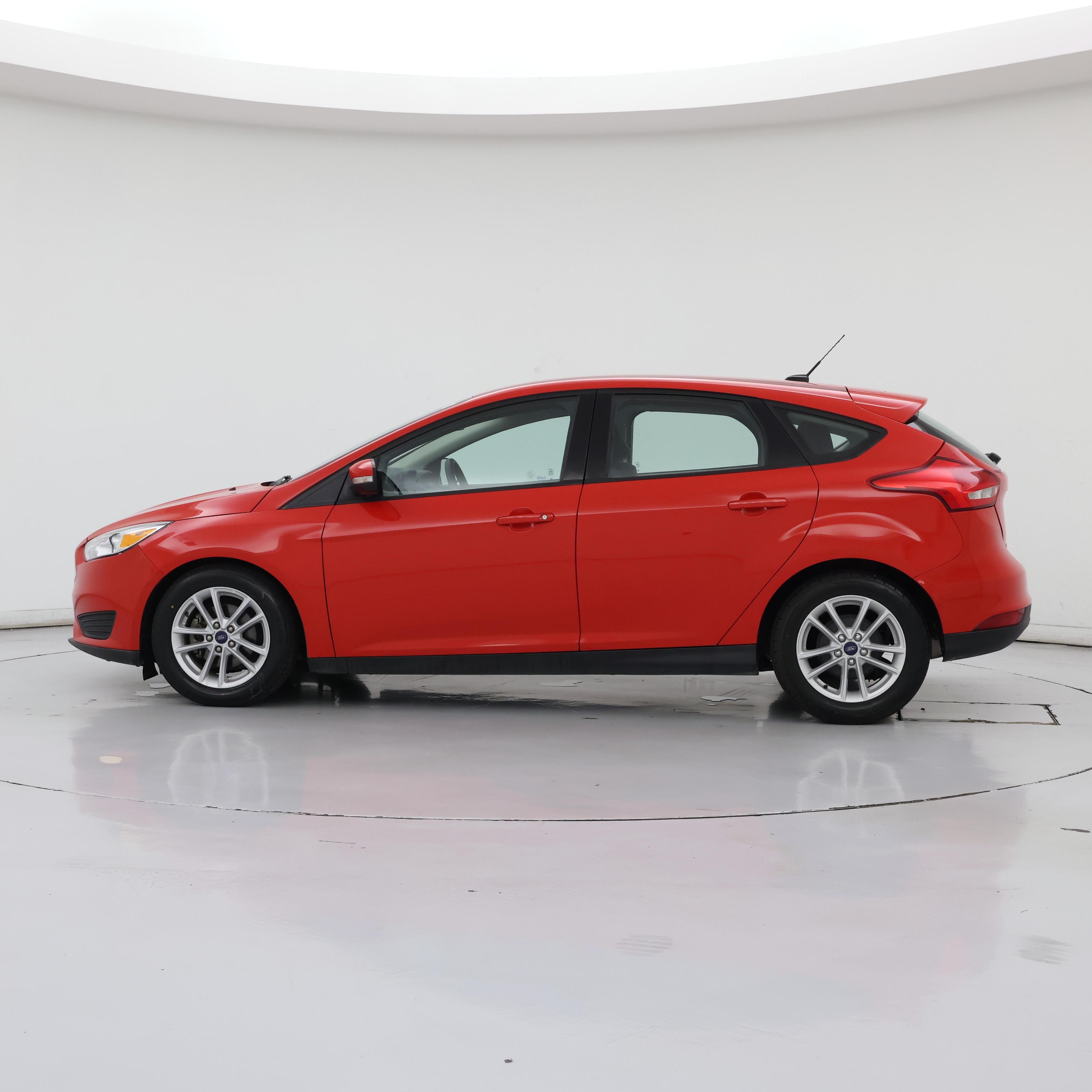 Thumbnail: 2017 Ford Focus - 3