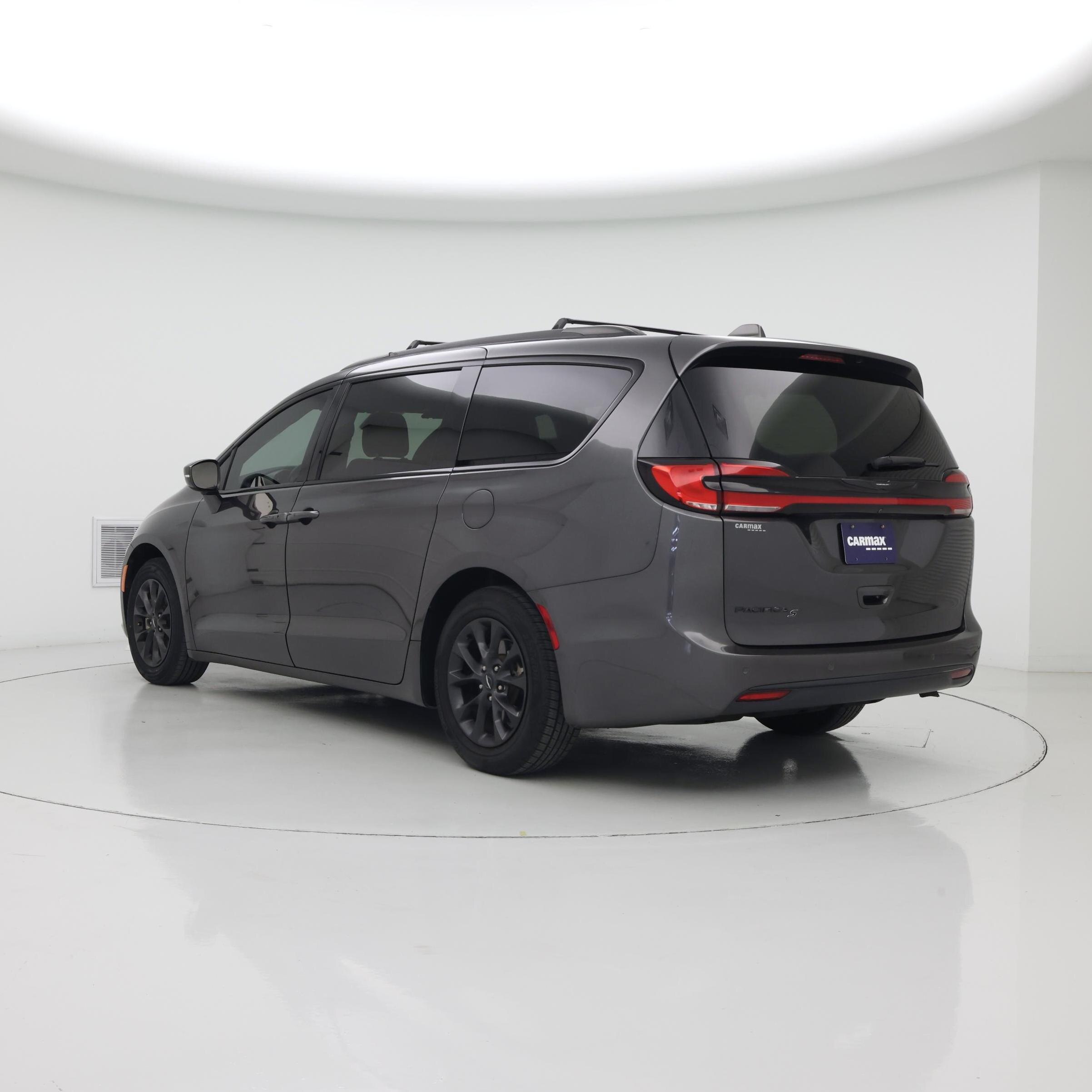 Thumbnail: 2021 Chrysler Pacifica - 2