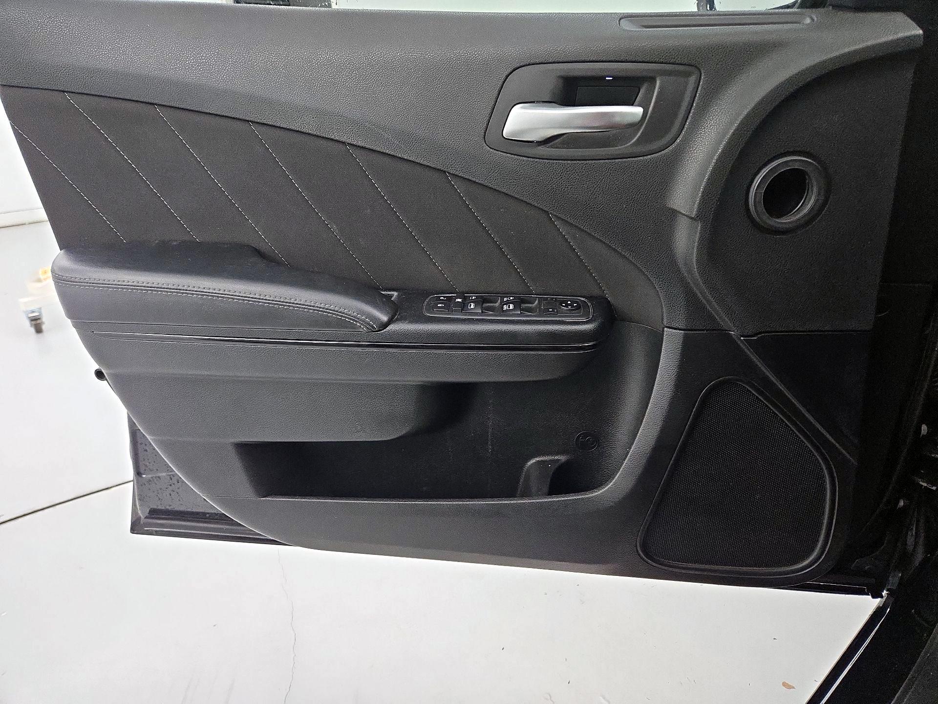 Thumbnail: 2020 Dodge Charger - 12