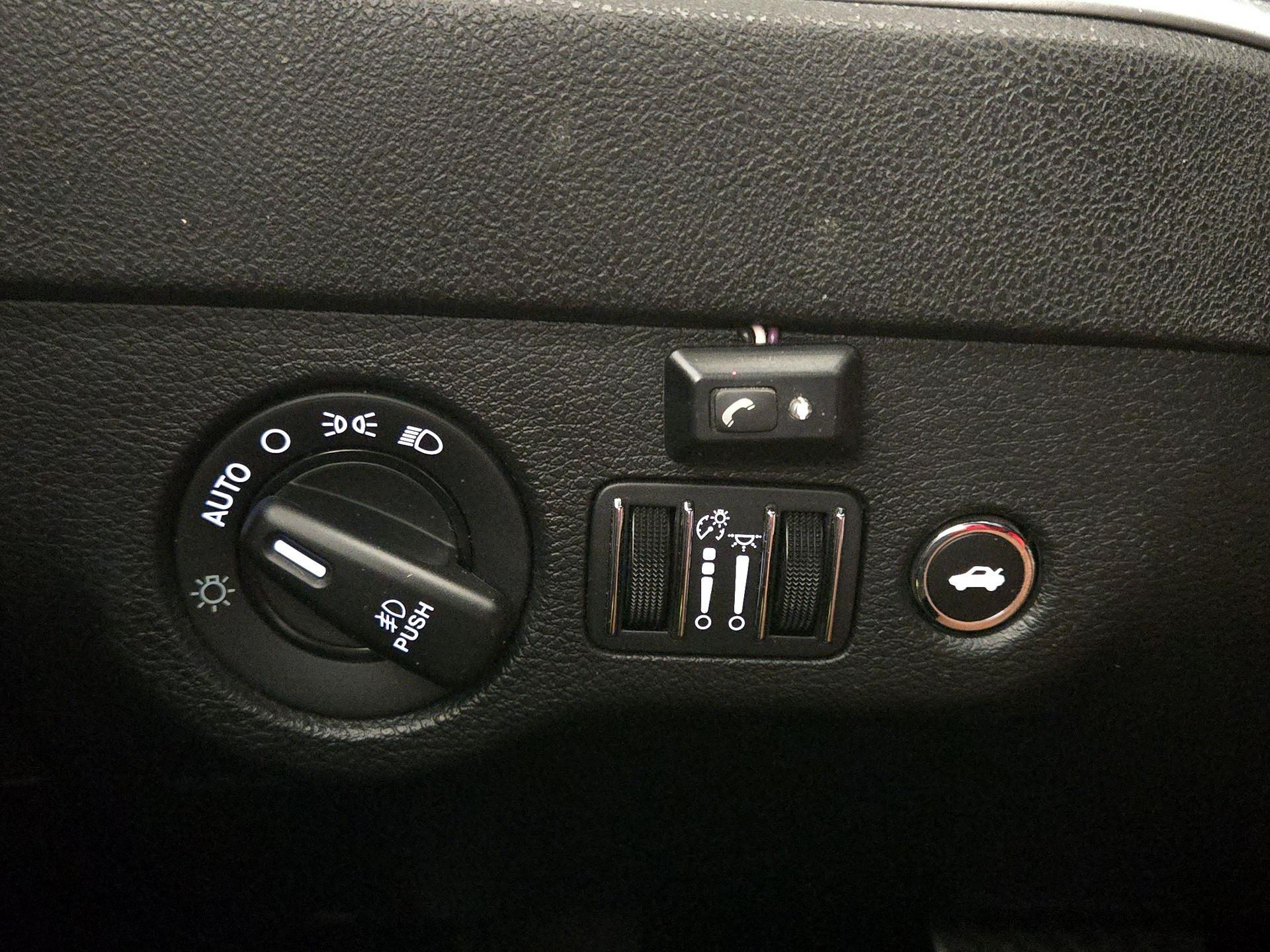 Thumbnail: 2020 Dodge Charger - 13