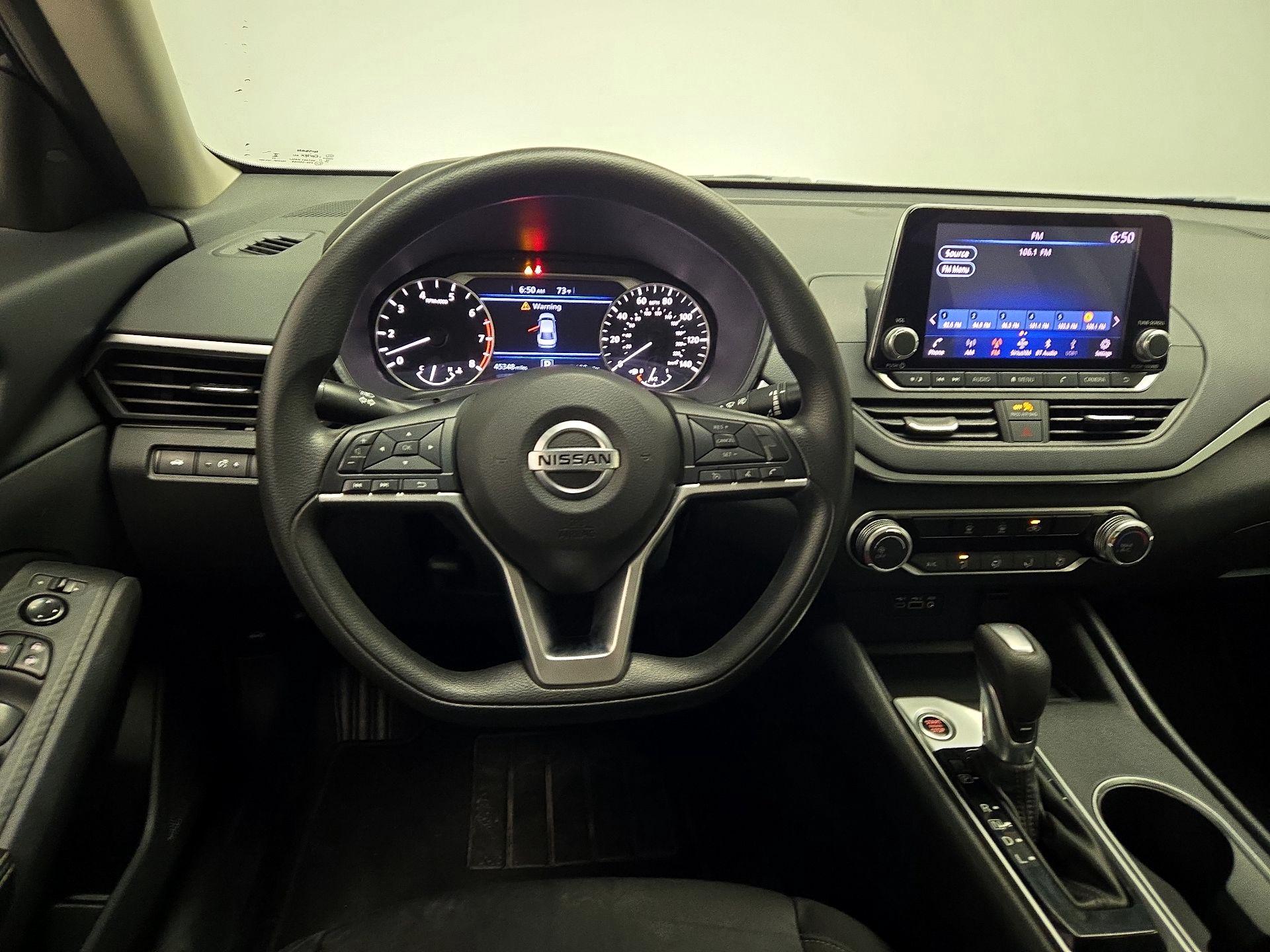 Thumbnail: 2022 Nissan Altima - 10