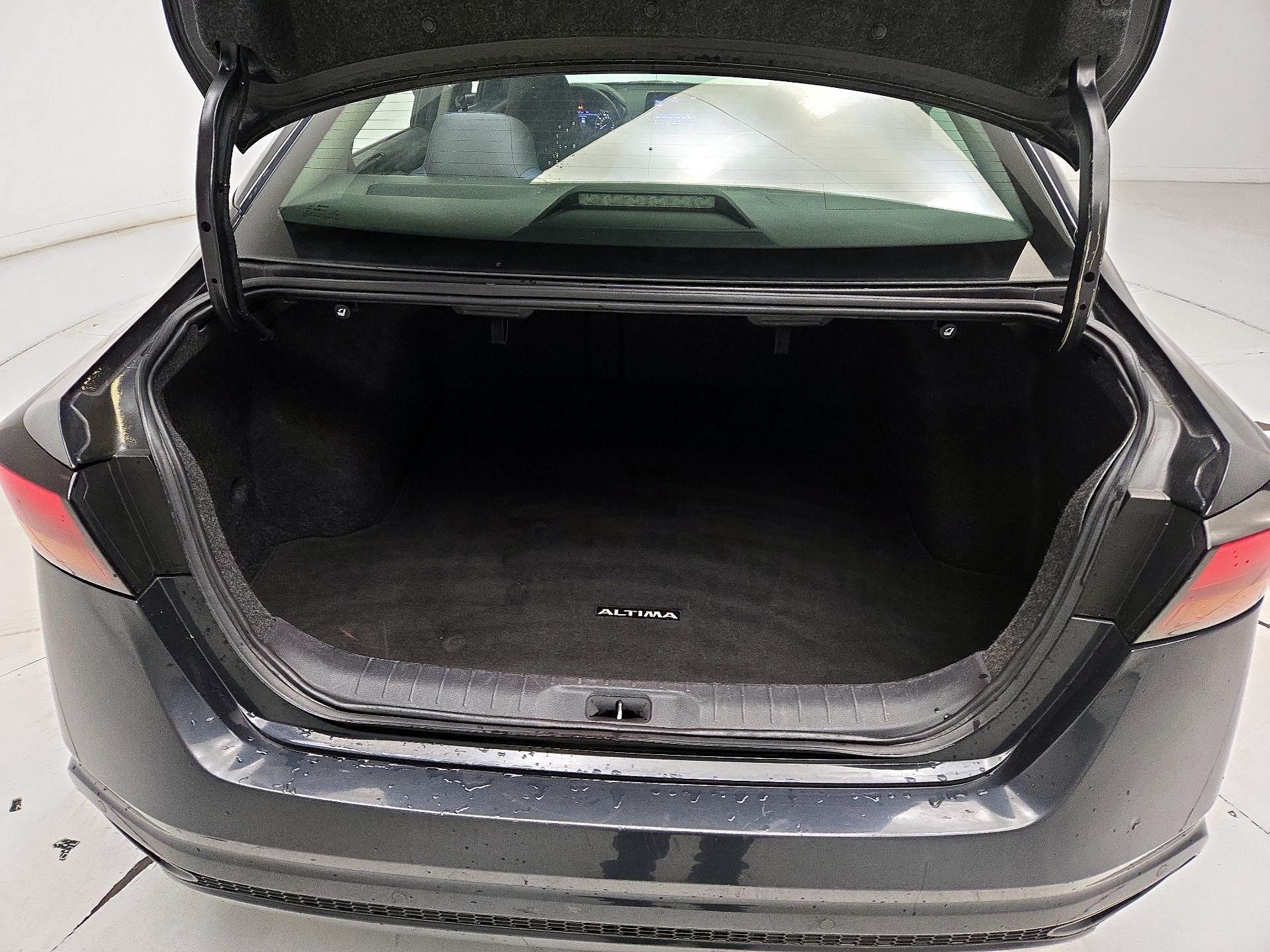 Thumbnail: 2022 Nissan Altima - 20