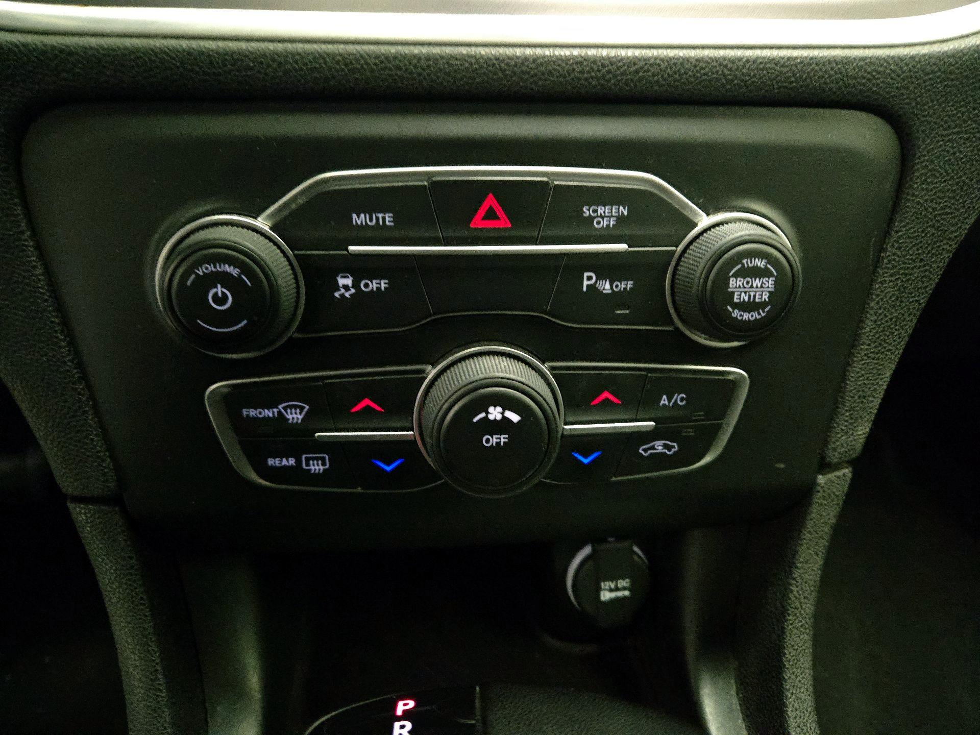 Thumbnail: 2022 Dodge Charger - 16