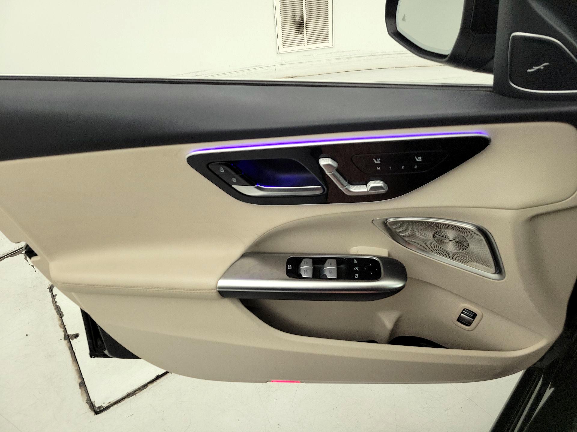 Thumbnail: 2023 Mercedes-Benz C-Class - 12