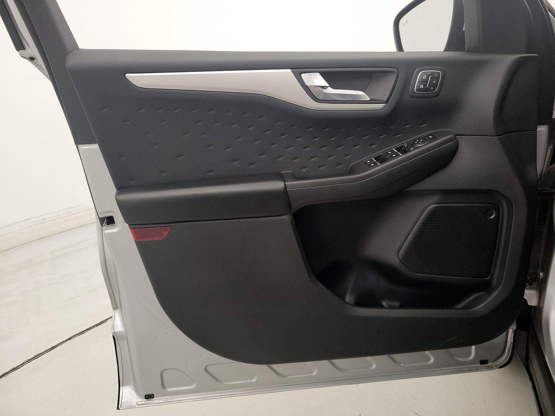 Thumbnail: 2020 Ford Escape - 12