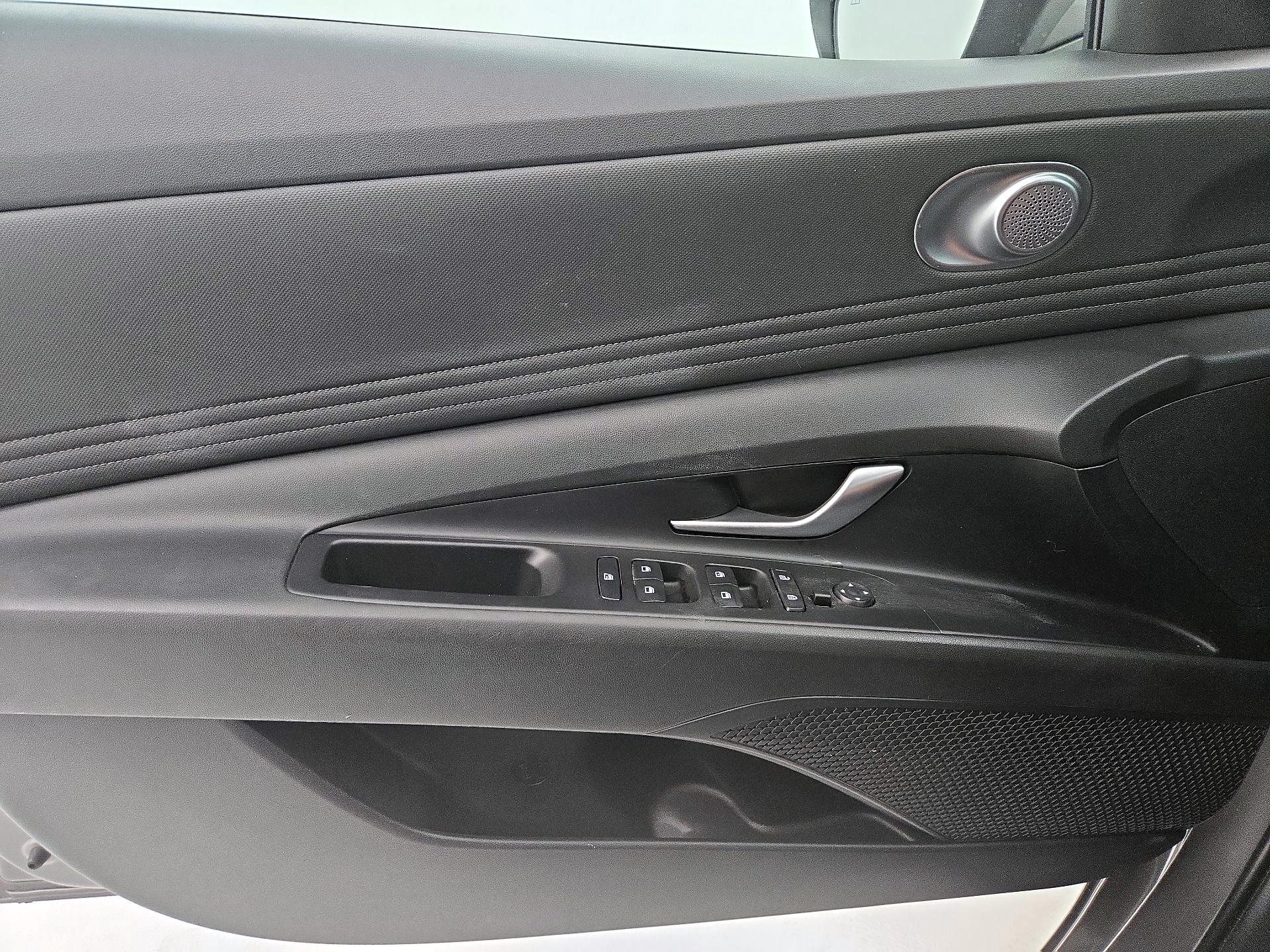 Thumbnail: 2023 Hyundai Elantra - 12