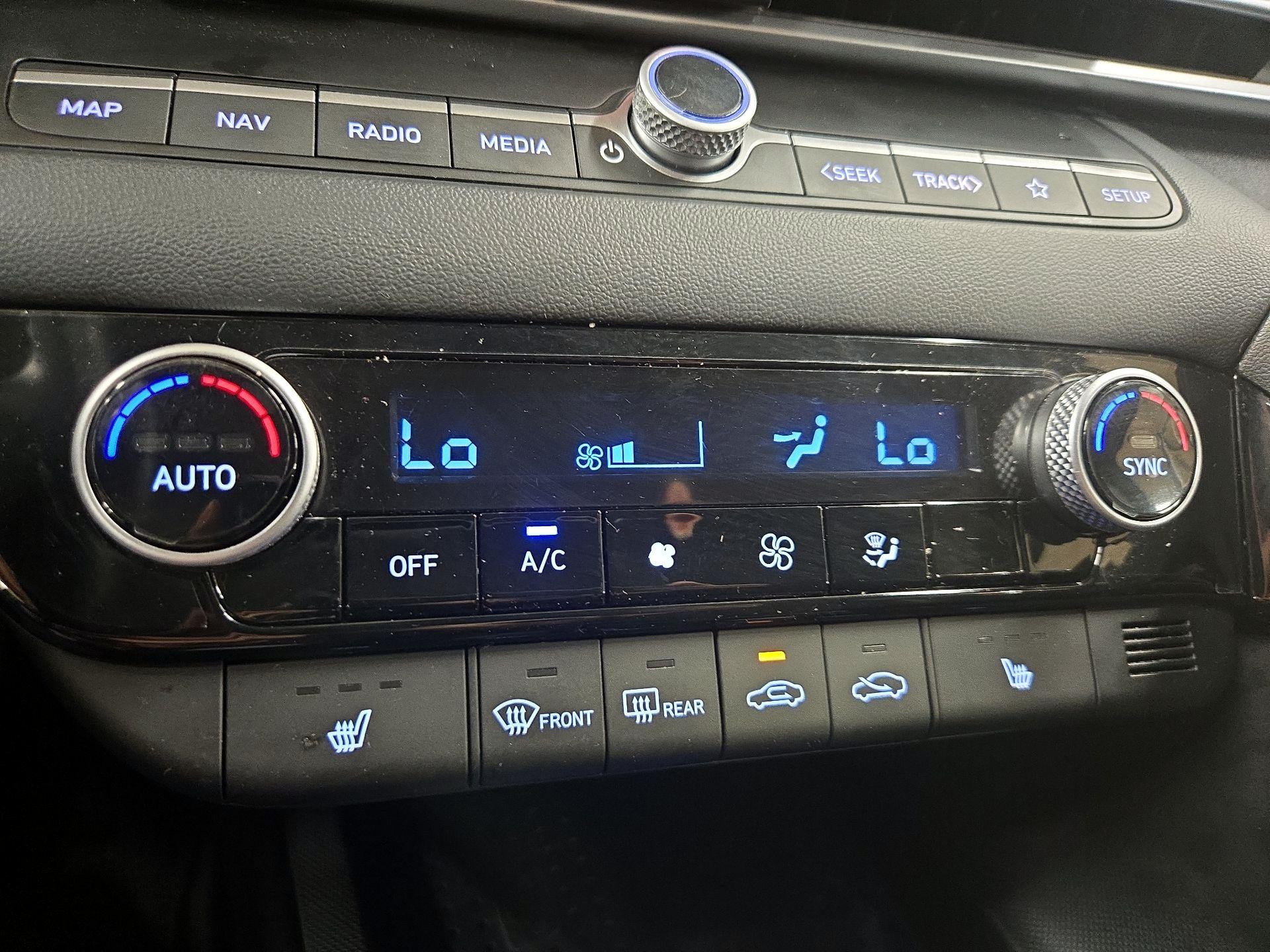 Thumbnail: 2023 Hyundai Elantra - 17