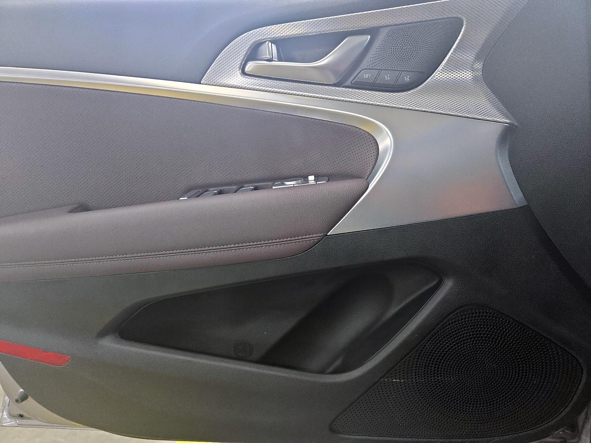 Thumbnail: 2022 Genesis G70 - 12