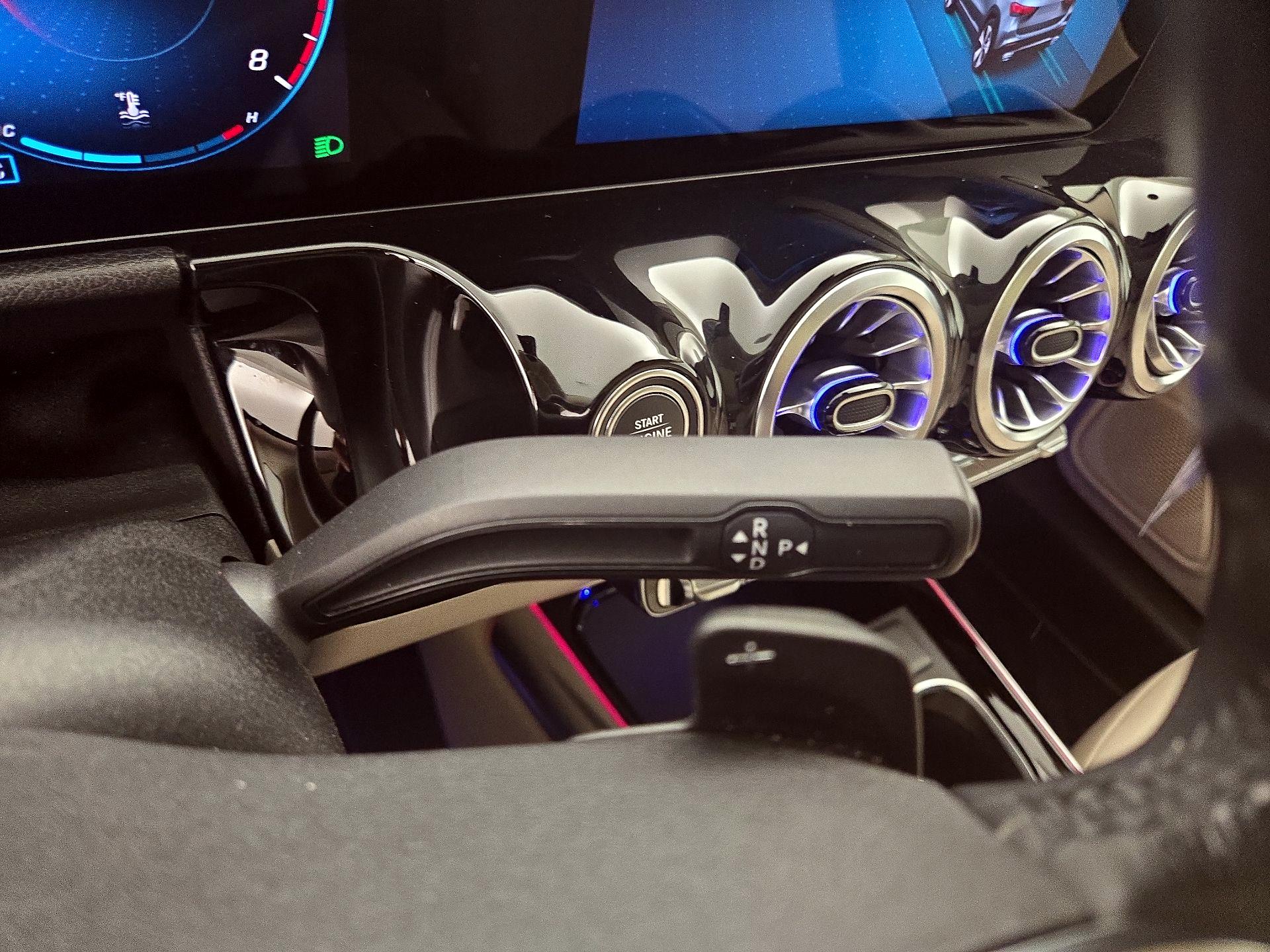 Thumbnail: 2022 Mercedes-Benz GLA - 17