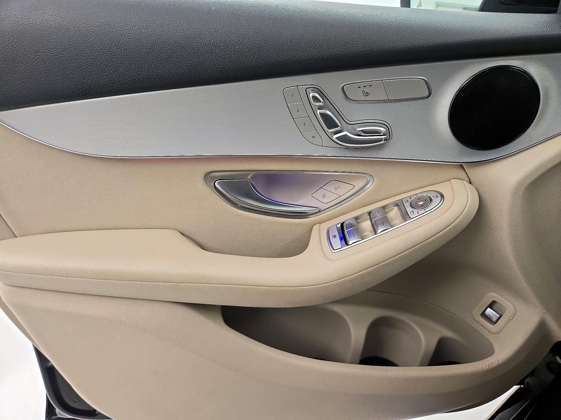 Thumbnail: 2022 Mercedes-Benz GLC - 12