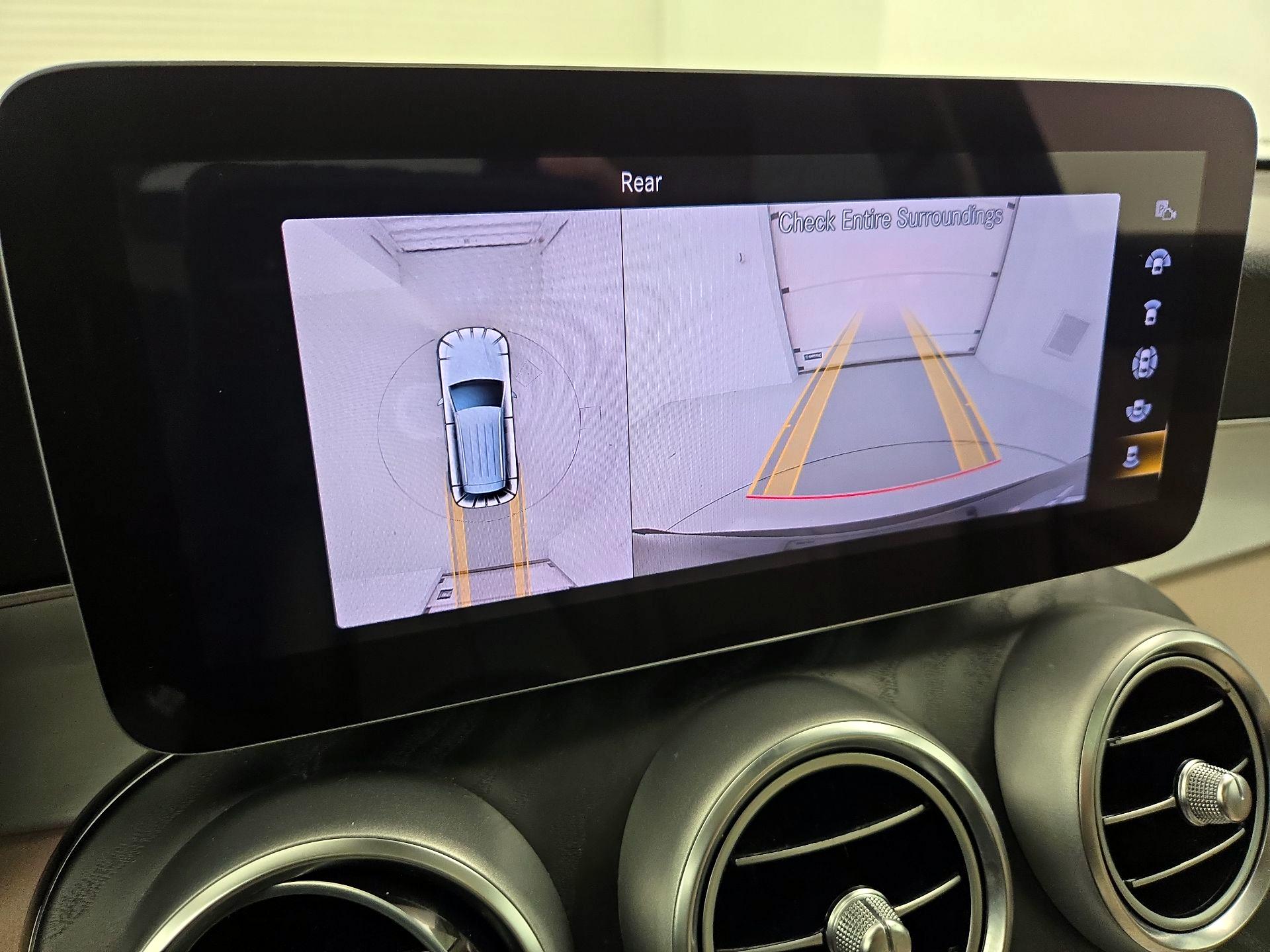 Thumbnail: 2022 Mercedes-Benz GLC - 14