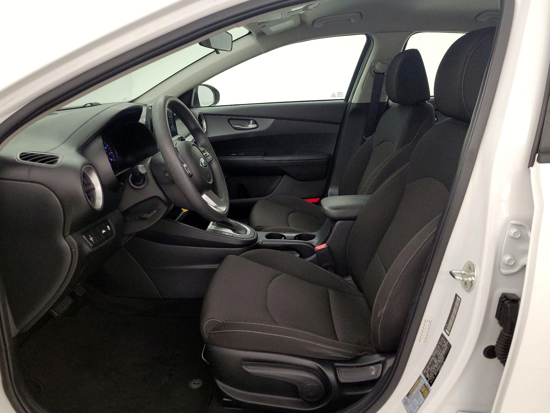 Thumbnail: 2020 Kia Forte - 11