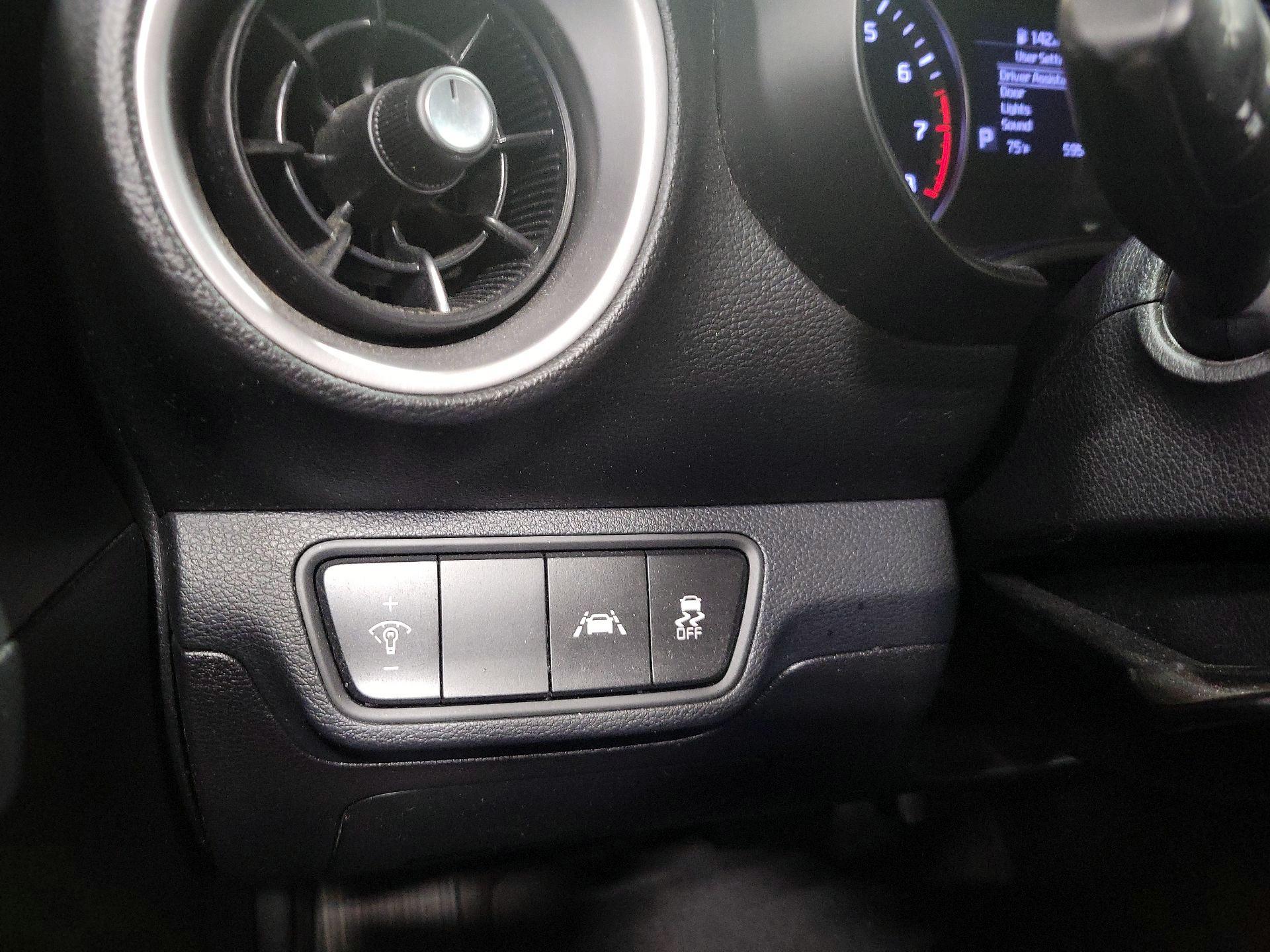 Thumbnail: 2020 Kia Forte - 13