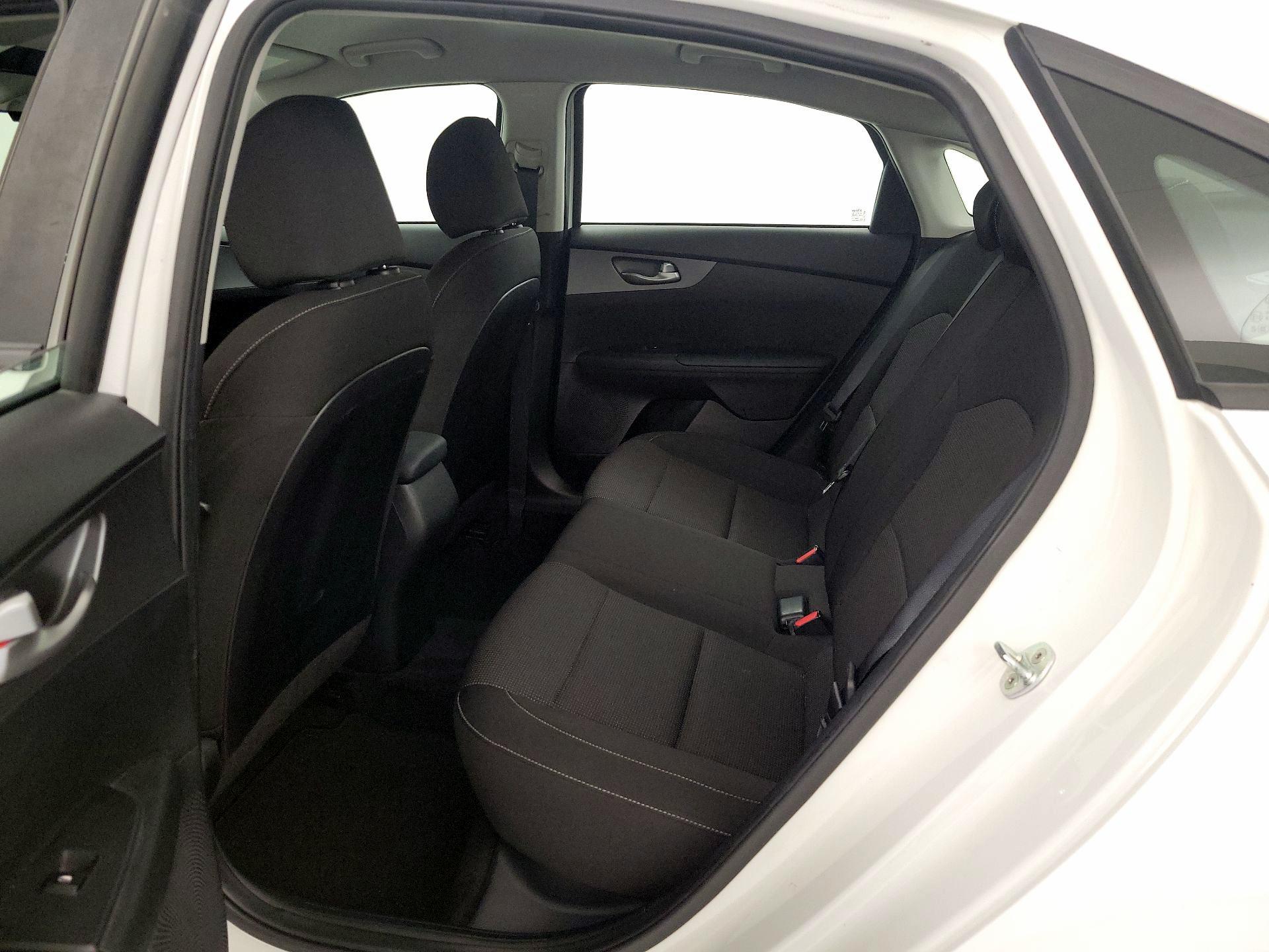 Thumbnail: 2020 Kia Forte - 18