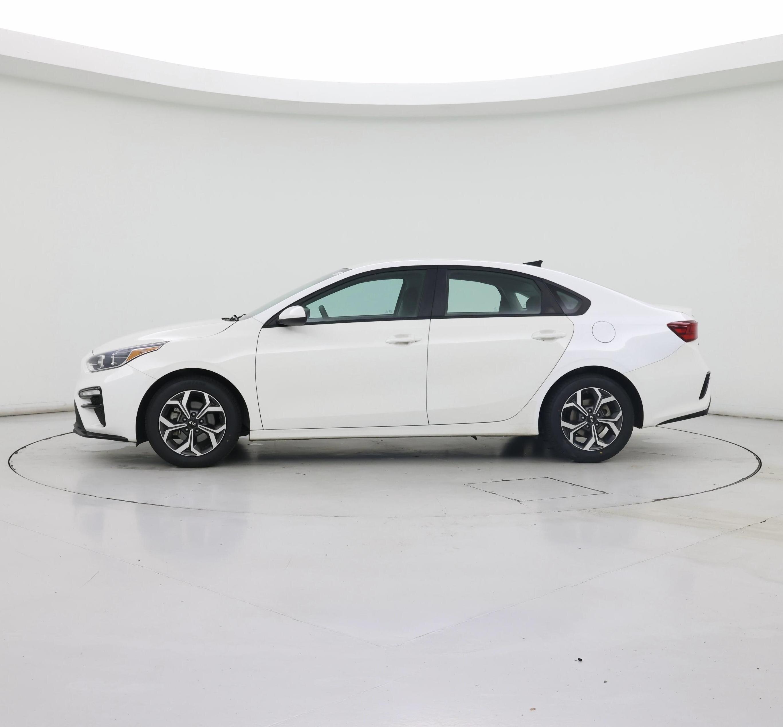 Thumbnail: 2020 Kia Forte - 3