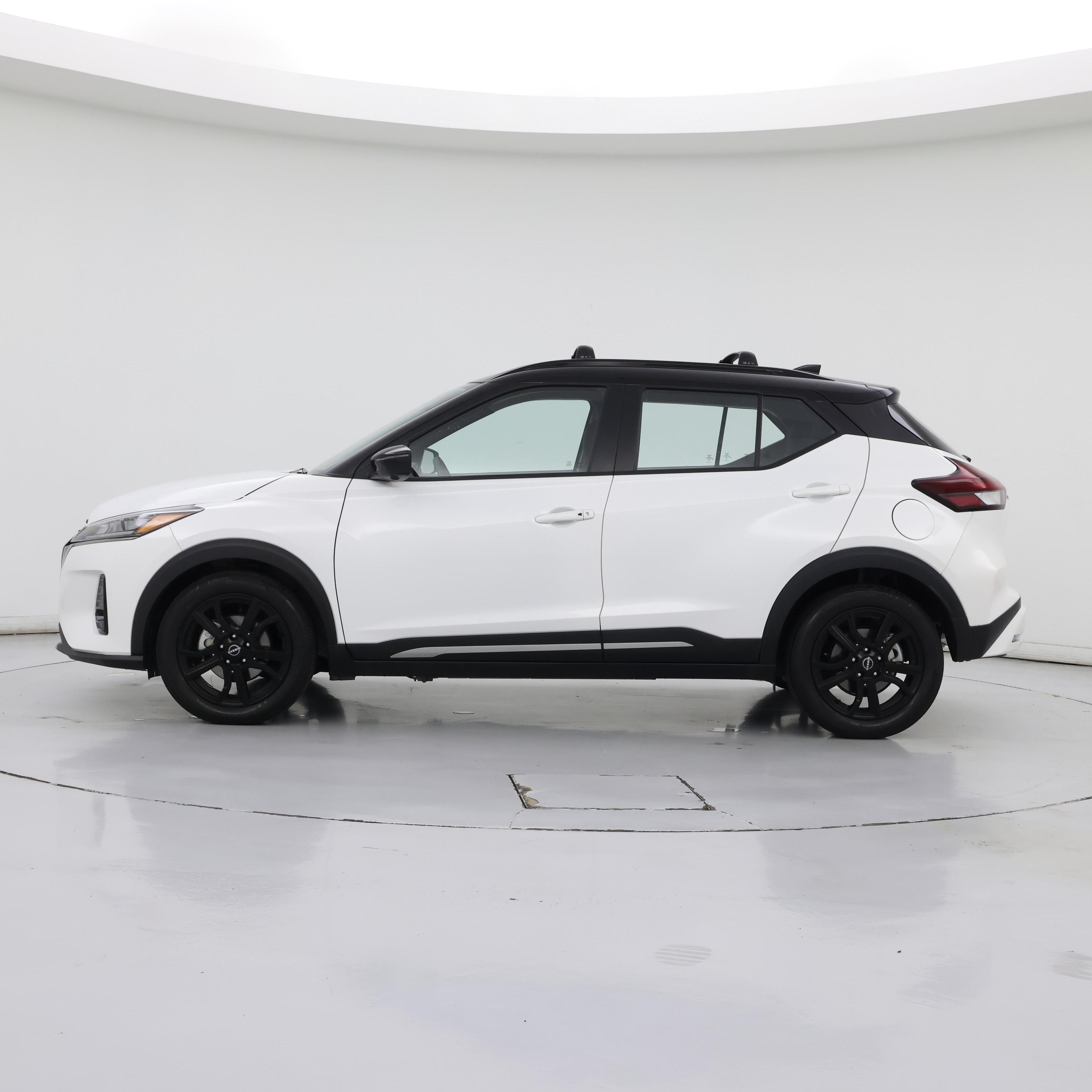 Thumbnail: 2023 Nissan Kicks - 3