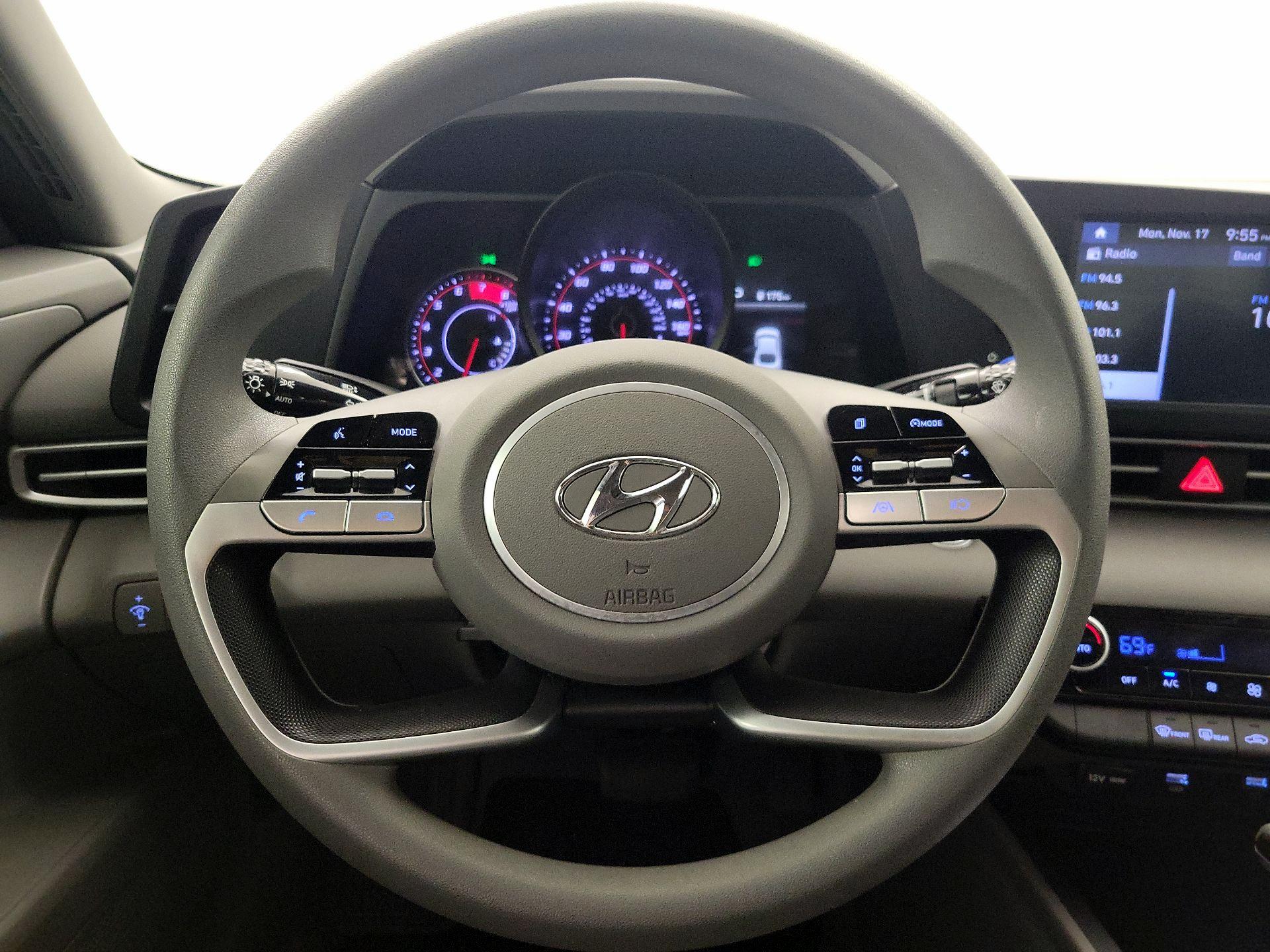 Thumbnail: 2023 Hyundai Elantra - 10