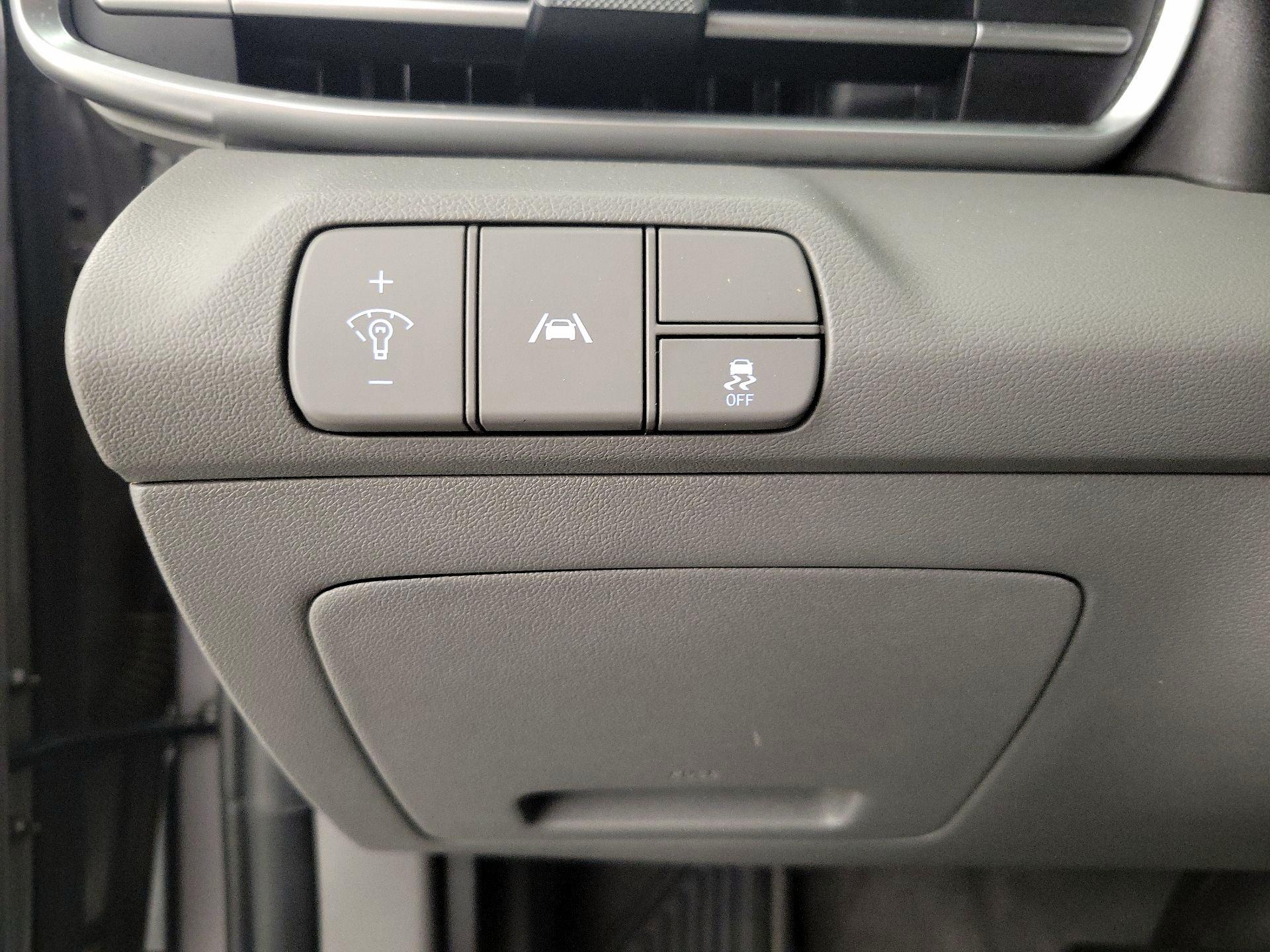 Thumbnail: 2023 Hyundai Elantra - 13