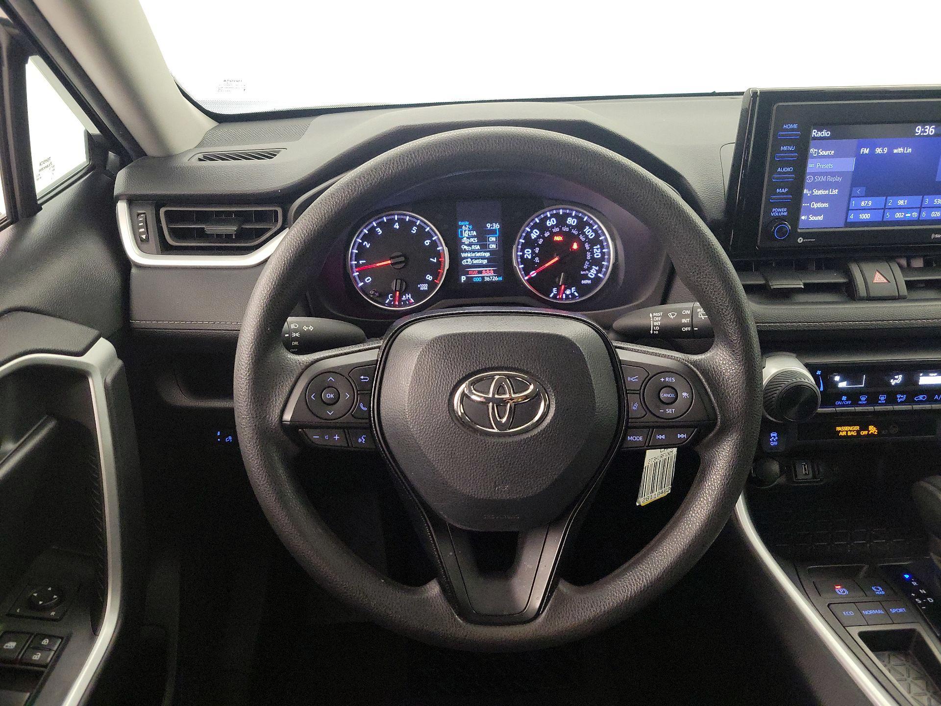 Thumbnail: 2021 Toyota RAV4 - 10