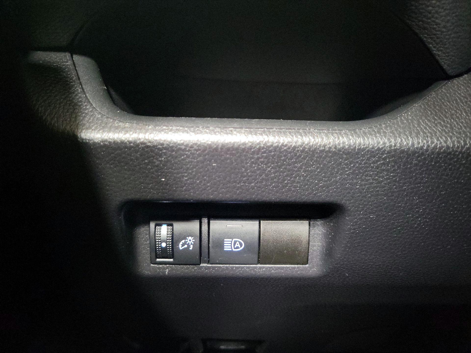 Thumbnail: 2021 Toyota RAV4 - 13