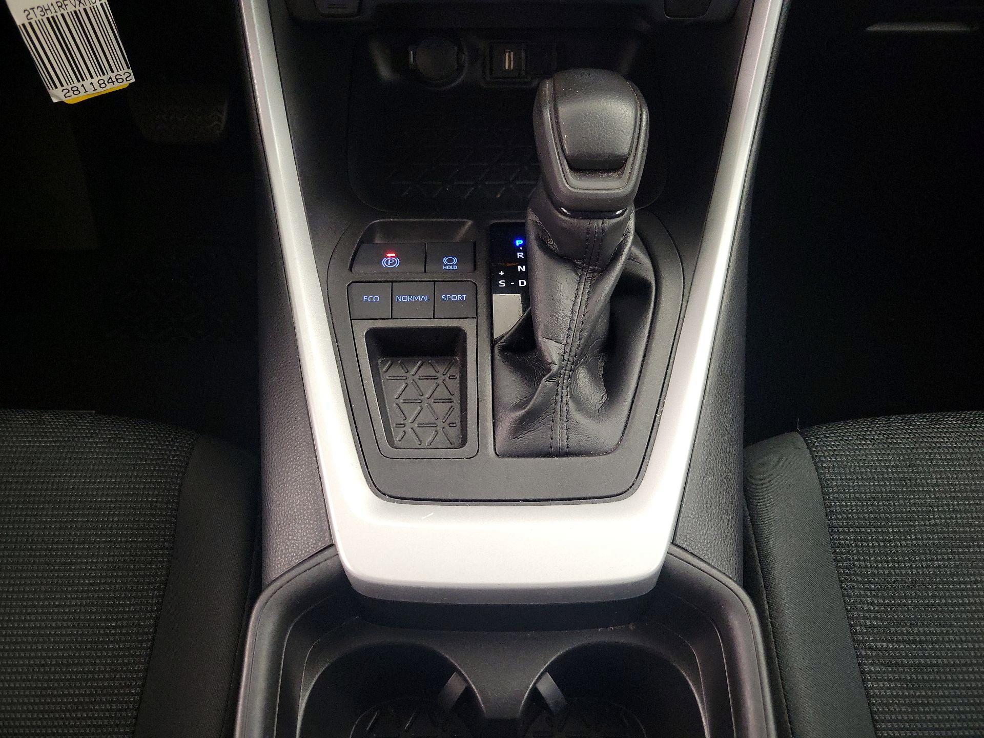 Thumbnail: 2021 Toyota RAV4 - 17