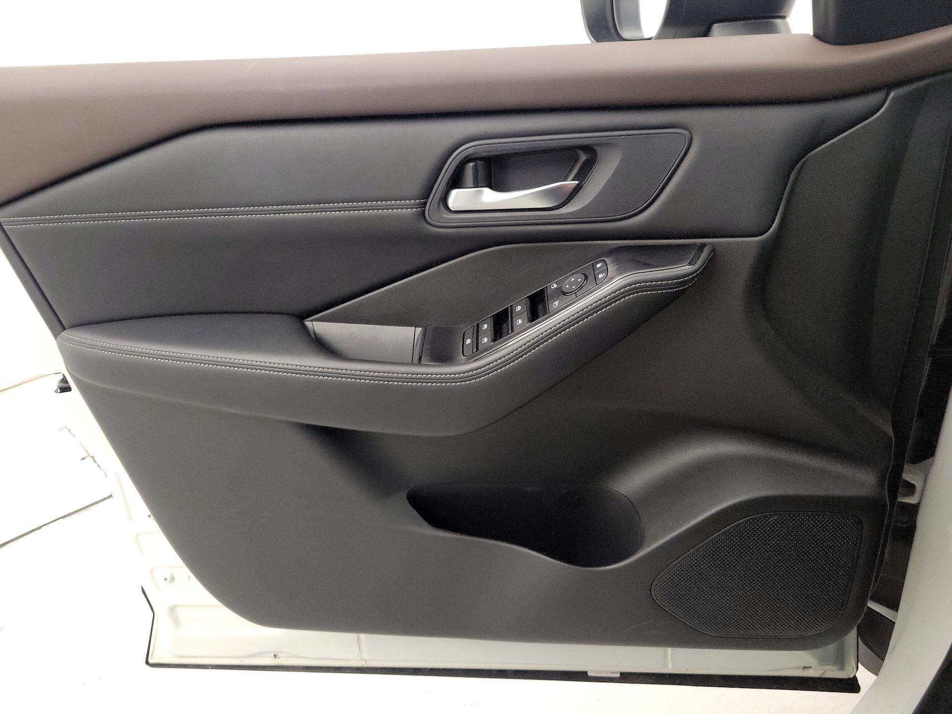 Thumbnail: 2023 Nissan Rogue - 12