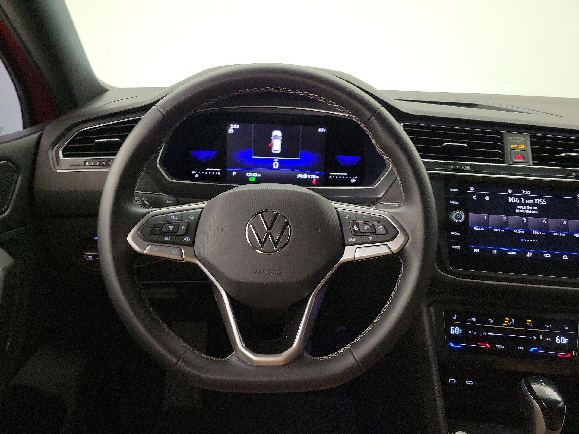 Thumbnail: 2023 Volkswagen Tiguan - 10