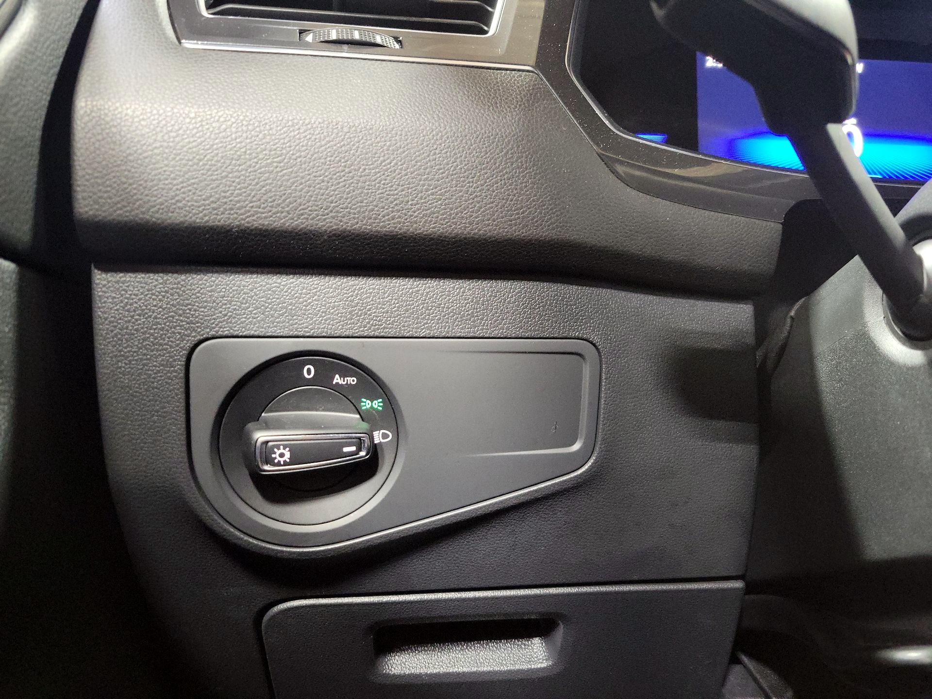 Thumbnail: 2023 Volkswagen Tiguan - 13