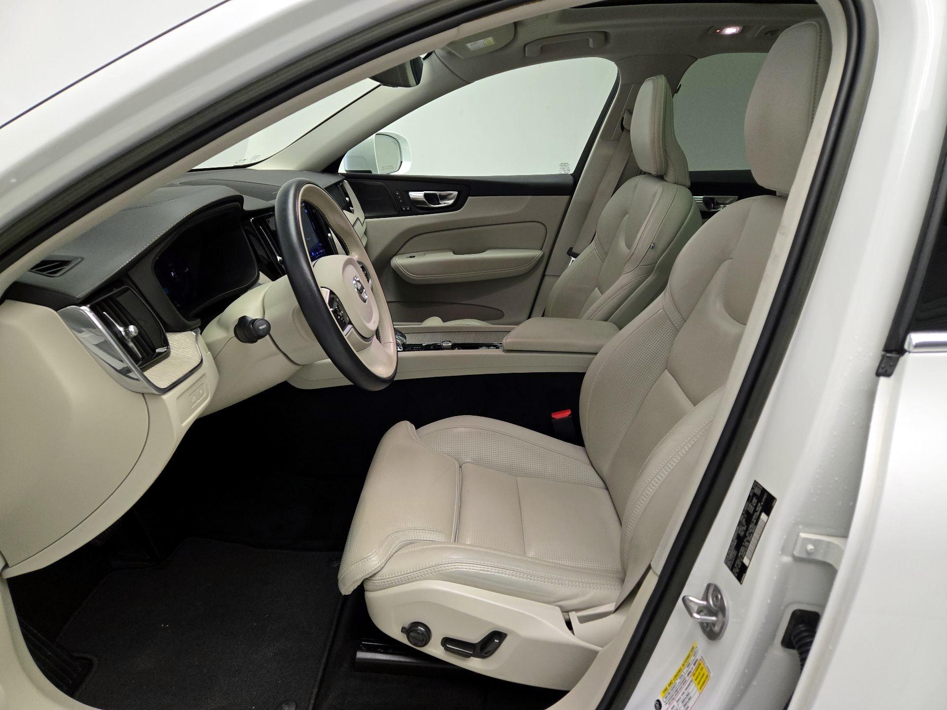 Thumbnail: 2023 Volvo XC60 - 11