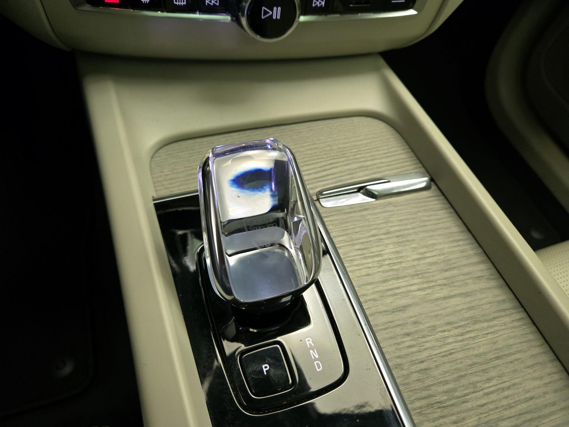 Thumbnail: 2023 Volvo XC60 - 18