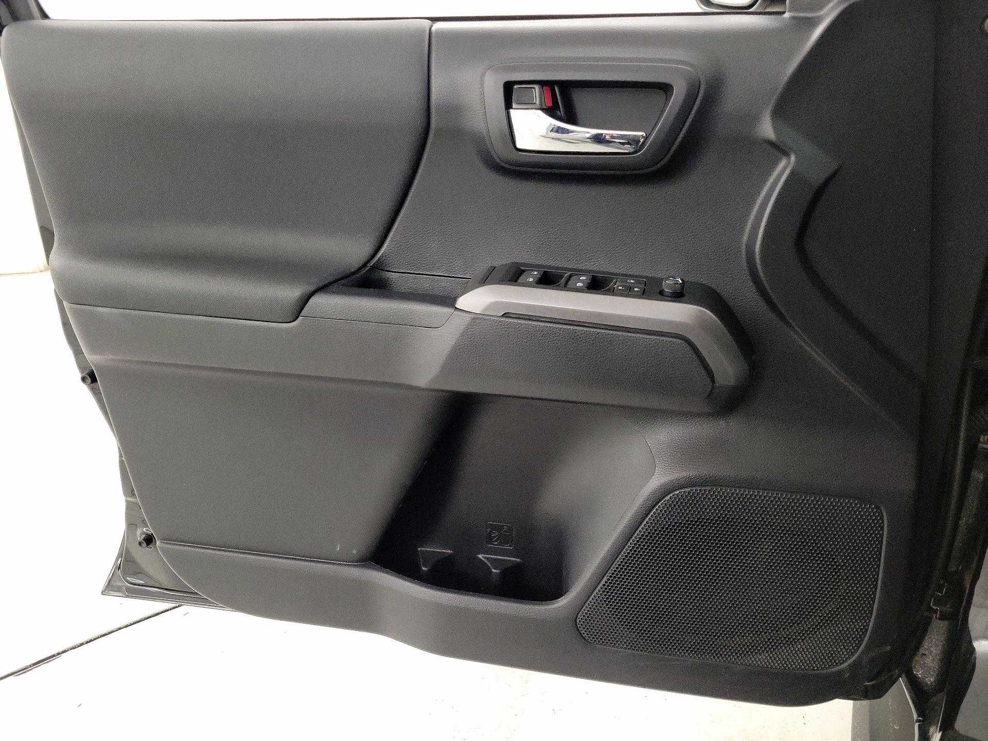 Thumbnail: 2021 Toyota Tacoma - 12